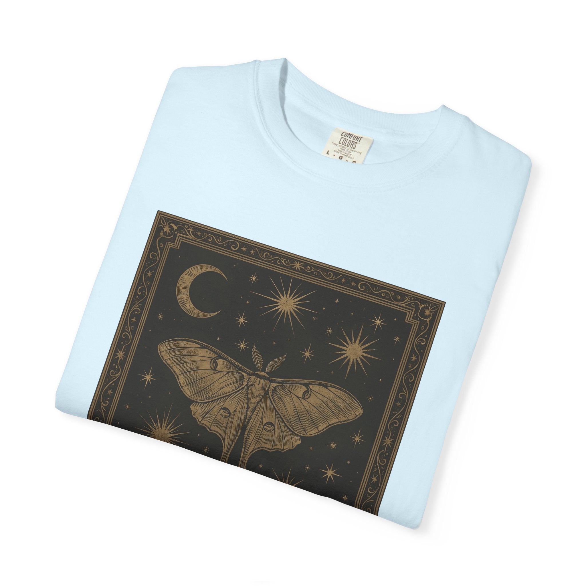 Luna Moth Shirt Animals Celestial Gift Women Vintage Tee Moth T-Shirt Wildlife Fan Actinic Tshirt Galaxy Graphic Boho Crescent Moon Tshirt