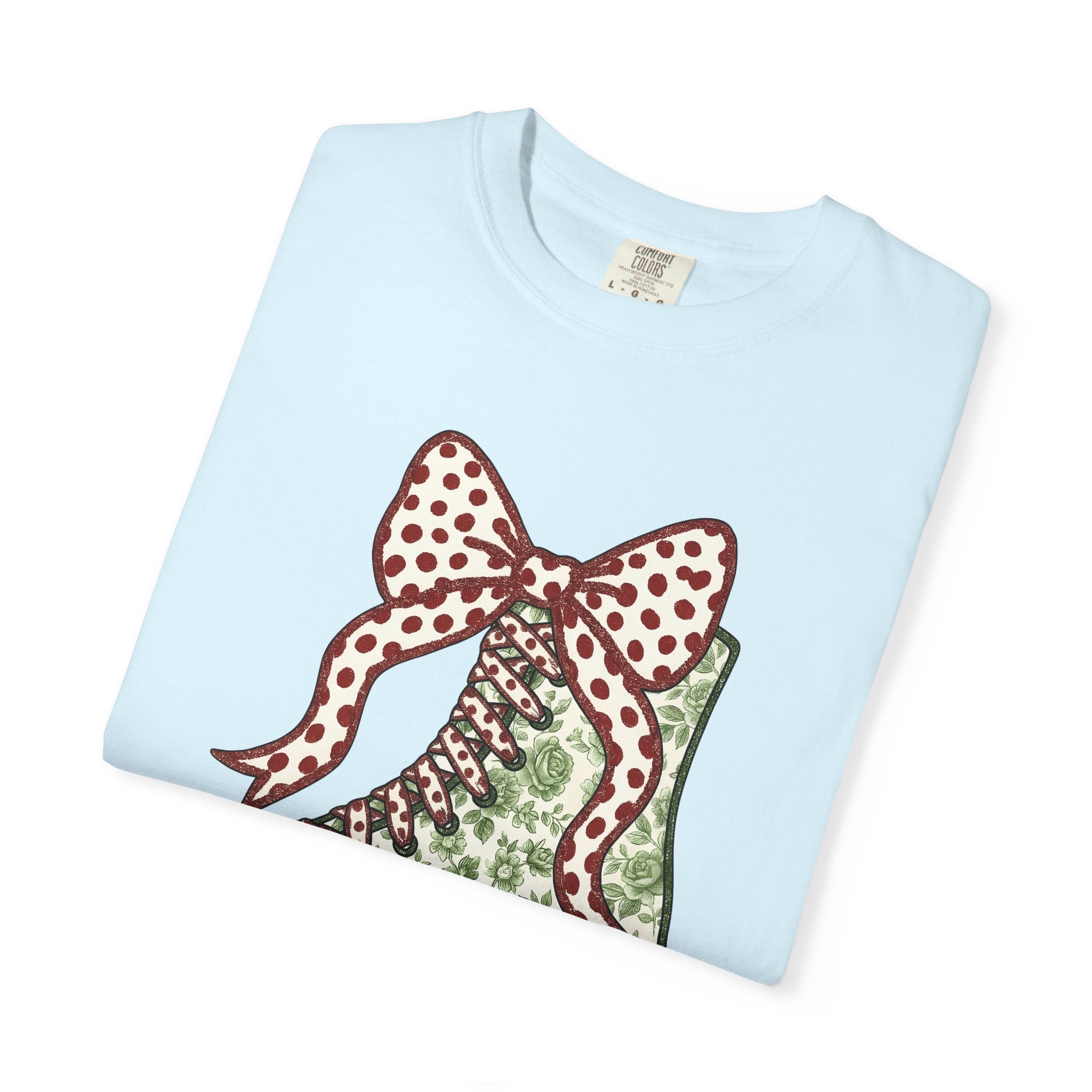 Ice Skating Shoe Shirt Christmas Frost Gift Women Nostalgic Tee Skate T-Shirt Xmas Fan Winter Tshirt Frosty Graphic Line Art Spotted Ribbon