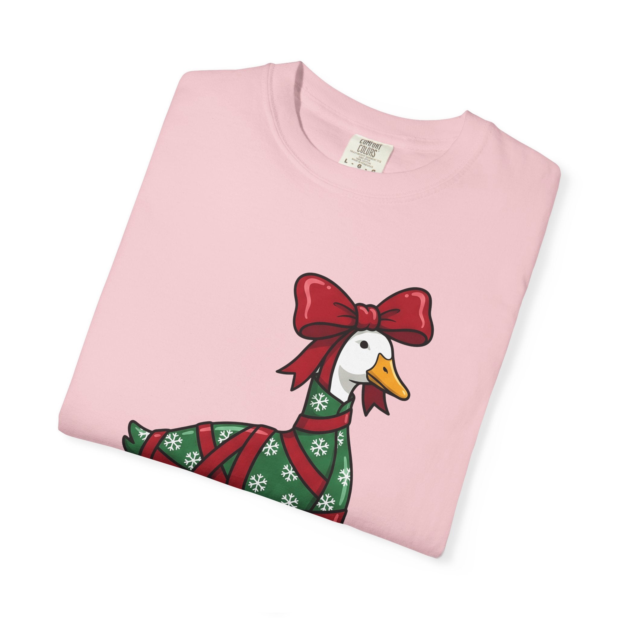 Goose Present Wrap Shirt Christmas Critter Gift Women Animated Tee Gift Wrap T-Shirt Xmas Fan Cartoon Tshirt Creature Graphic Hand Drawn