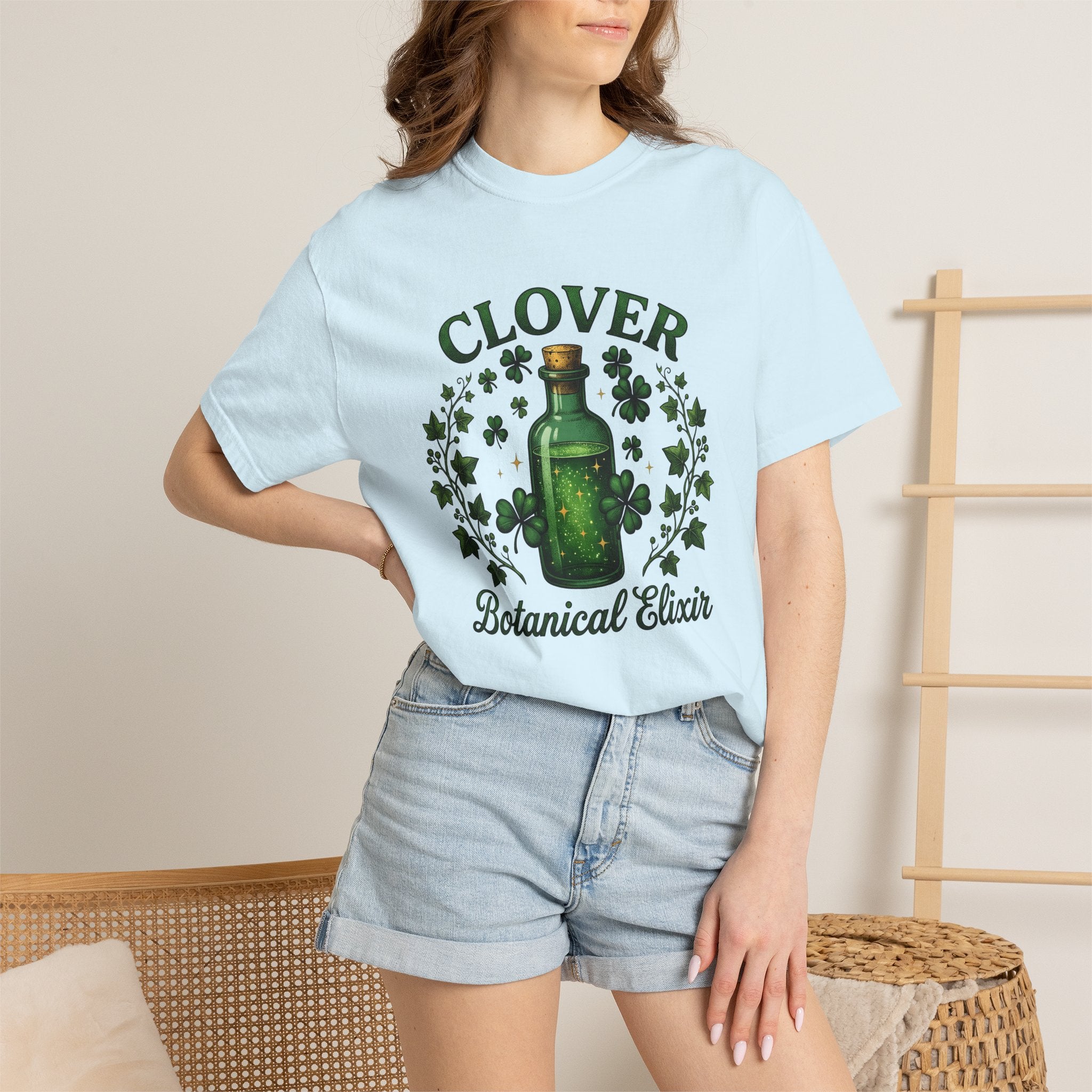 Lucky Potion Bottle Shirt St Patrick's Day Flora Gift Women Antique Tee Potion Bottle T-Shirt Shamrock Fan Vintage Tshirt Botanical Graphic