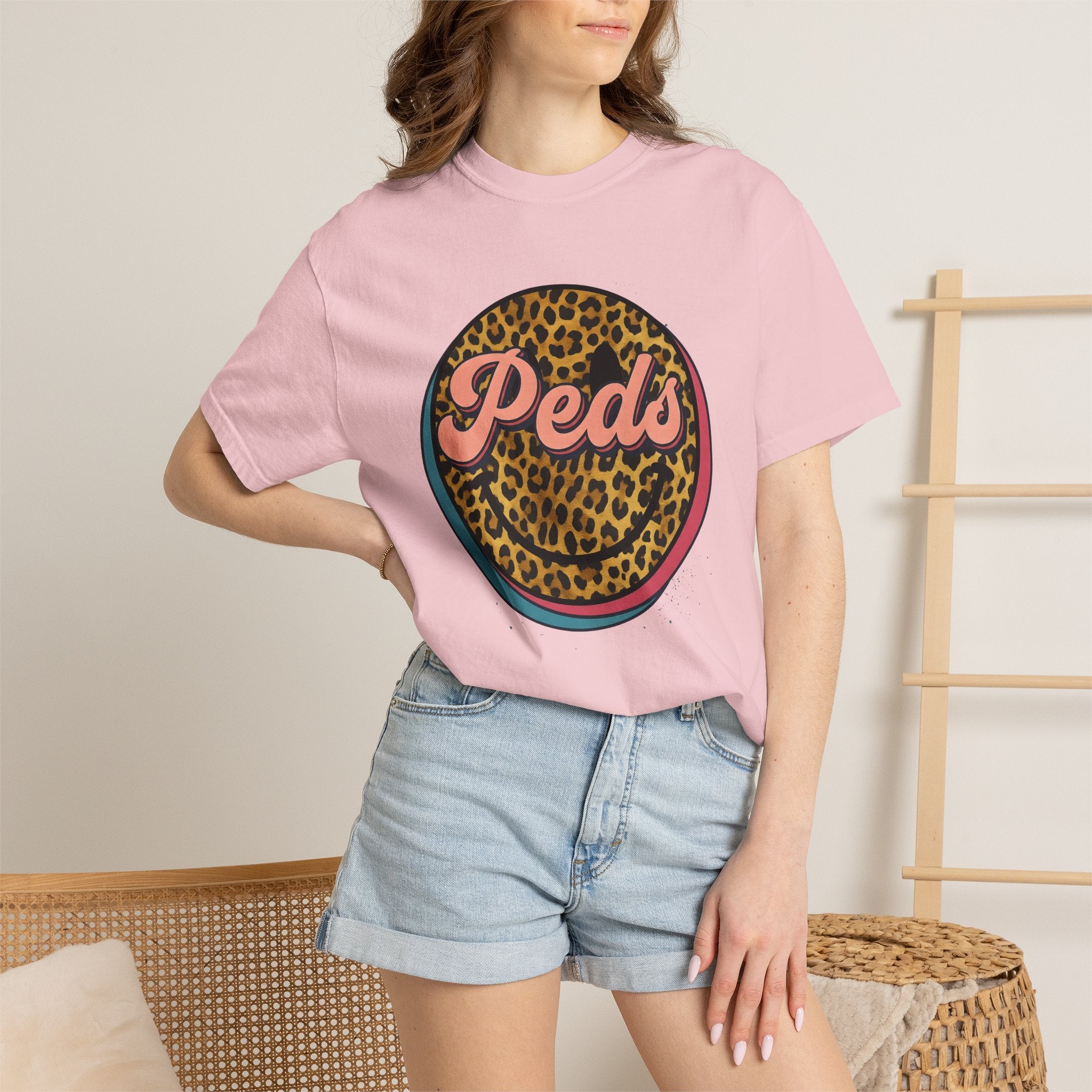 Leopard Smiley Face Shirt Nurses Animal Gift Women Trendy Tee Smiley T-Shirt Nurse Enthusiast Hipster Tshirt Wildlife Graphic Retro Animal