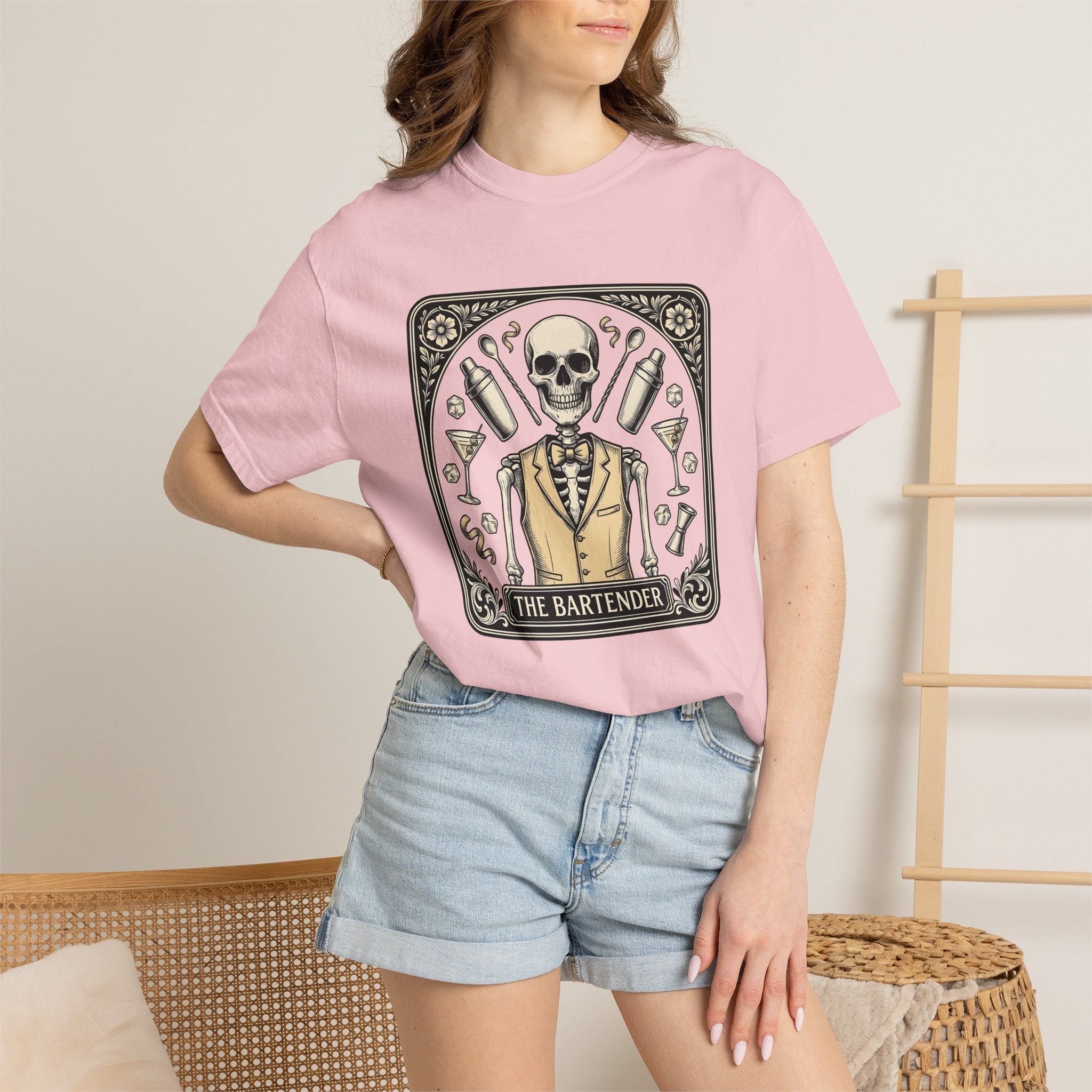 Skeleton Bartender Shirt Bartender Dark Gift Women Hand Drawn Tee Skull T-Shirt Mixologist Fan Bone Tshirt Gothic Graphic Cartoon Cocktail
