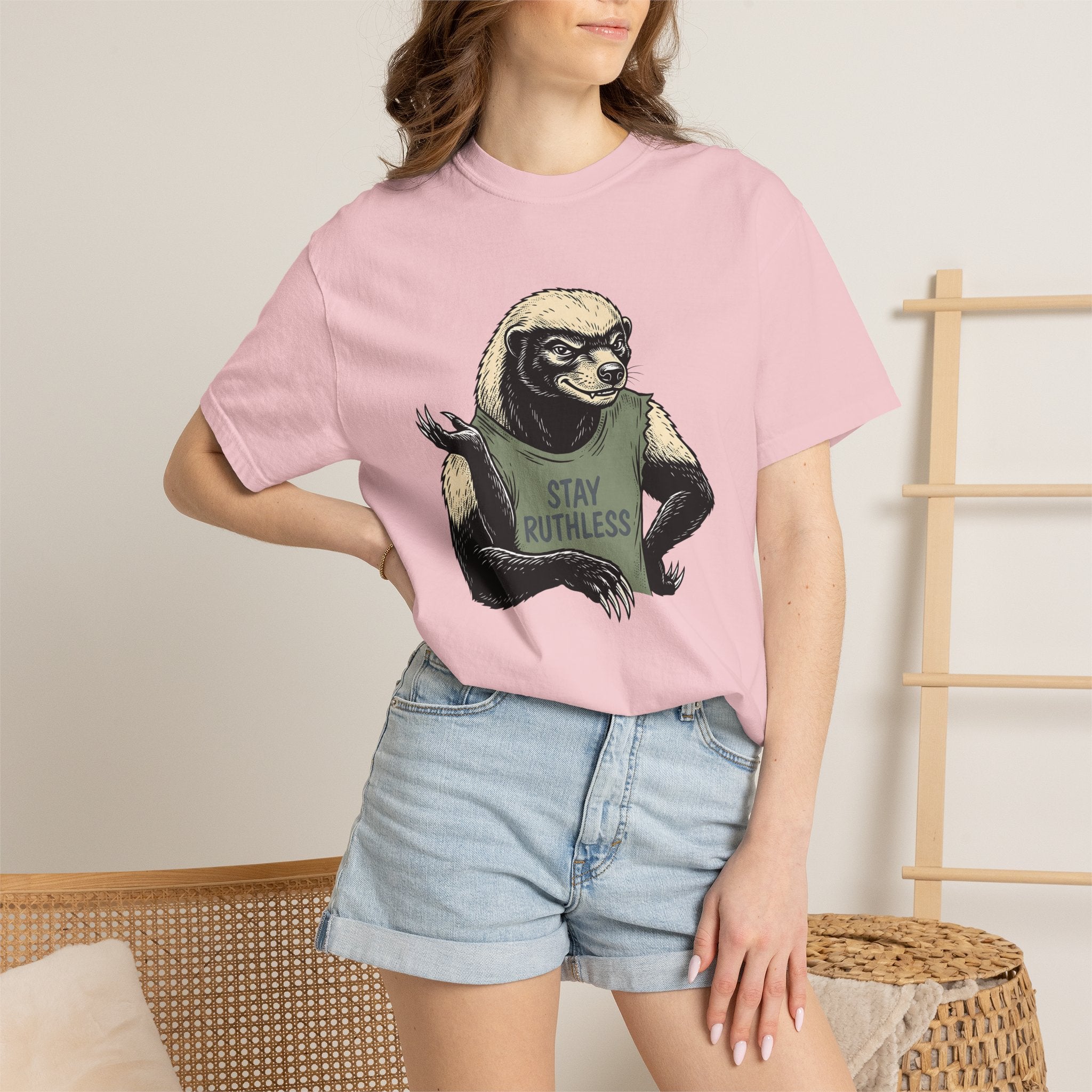 Honey Badger Shirt Funny Animal Gift Women Cartoon Tee Ratel T-Shirt Humor Fan Comic Graphic Wildlife Illustration Vintage T-Shirt Tshirt