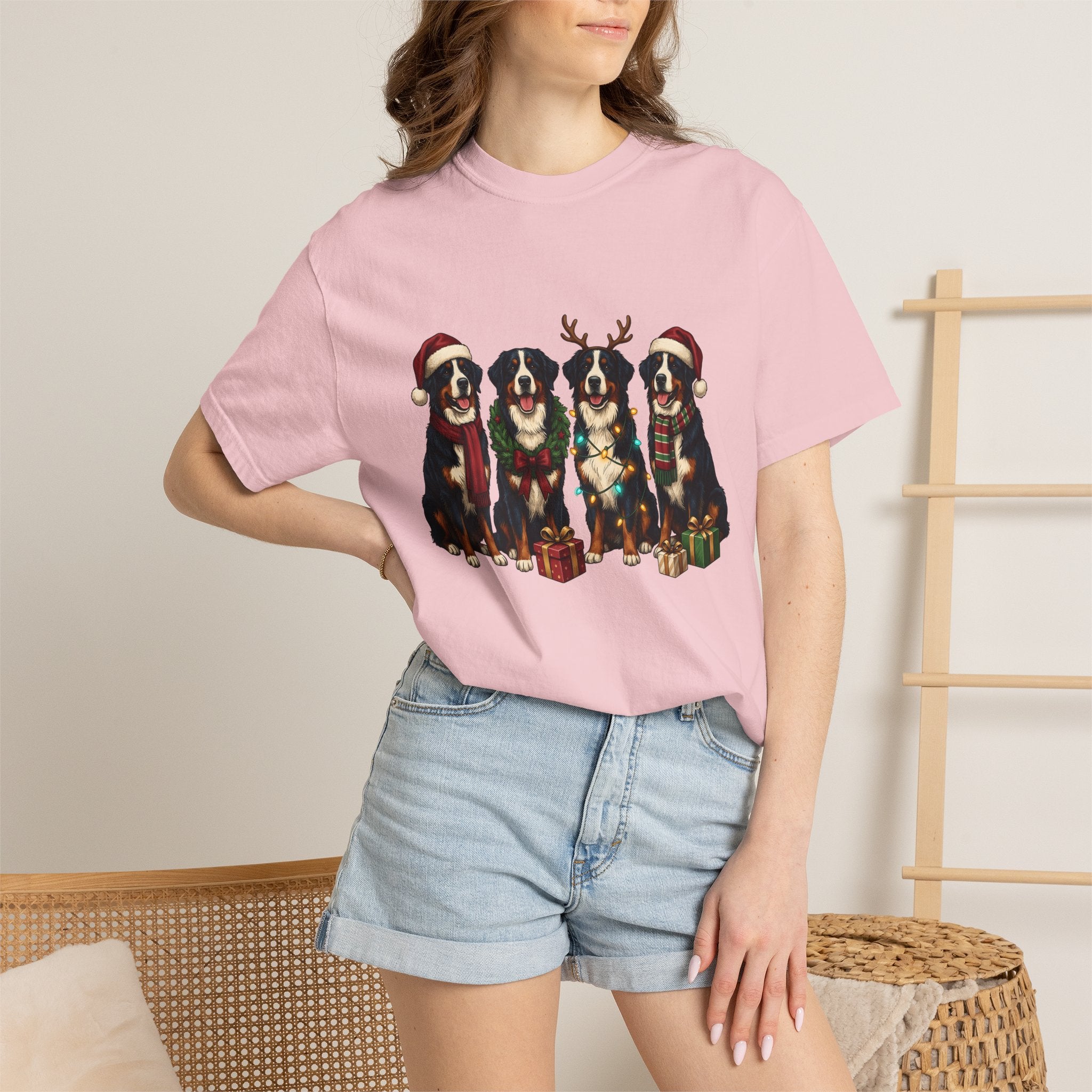 Bernese Mountain Dog Shirt Dog Christmas Gift Women Holiday Graphic Tee Berner T-Shirt Dog Fan Vintage Tshirt Xmas Graphic Retro Presents