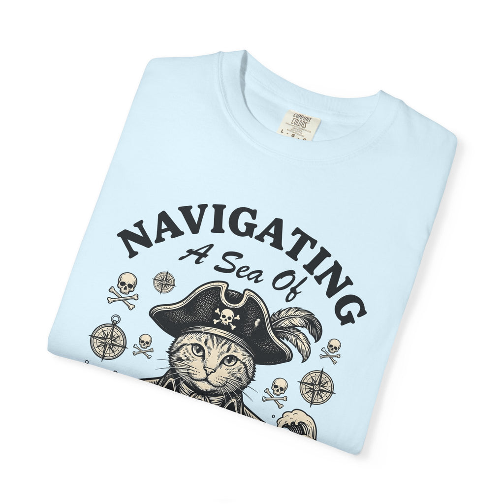Buccaneer Cat Shirt Cat Comedy Gift Women Retro Tee Pirate Cat T-Shirt Cat Fan Swashbuckler Tshirt Humor Graphic Doodle Ship Helm Tshirt