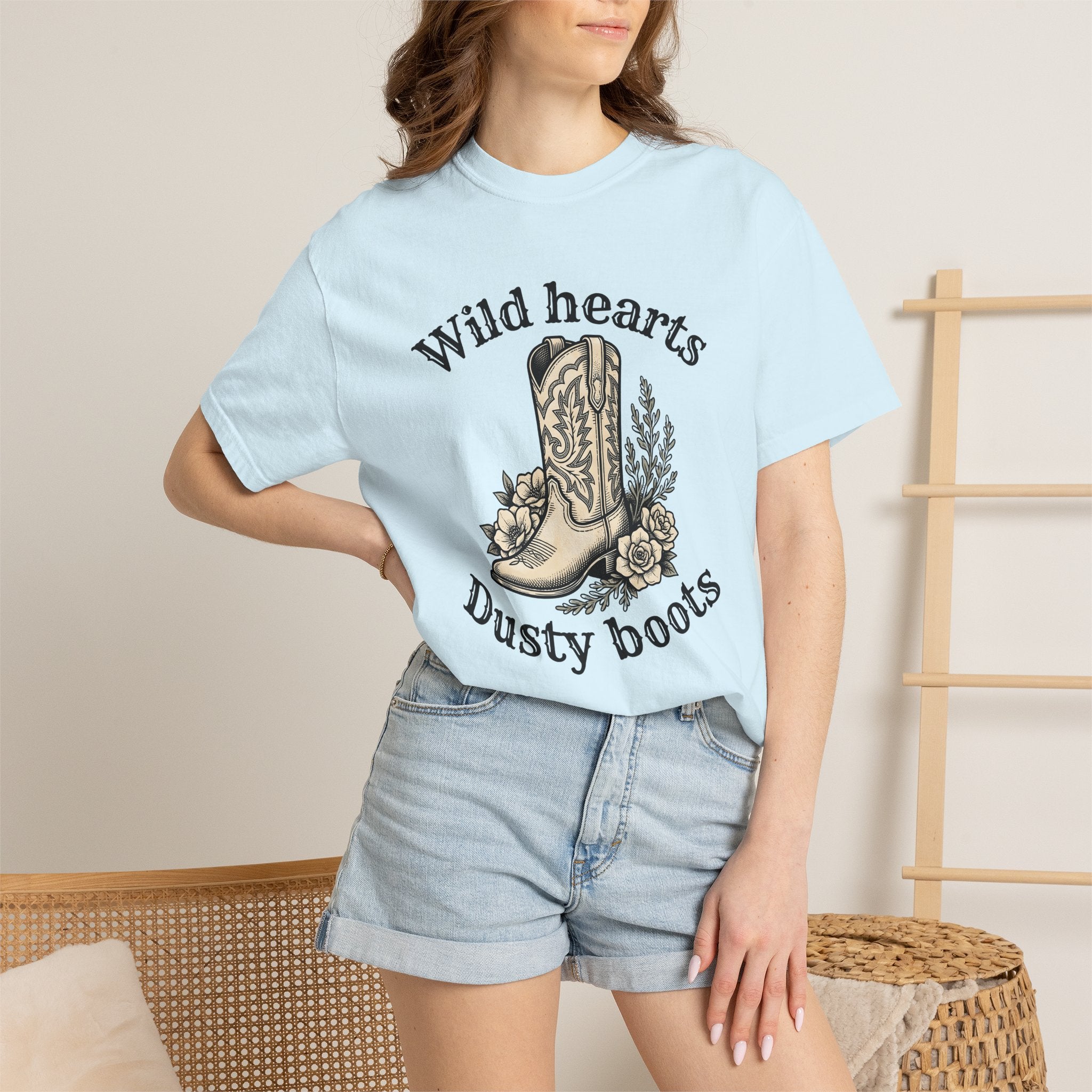Cowboy Boot Shirt Cowgirl Western Gift Women Vintage Tee Boot T-Shirt Rodeo Fan Cowboy Graphic Tshirt Retro Illustration Design Hand Drawn