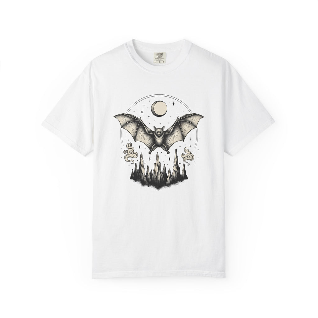 Bat Silhouette Shirt Boho Chic Spooky Gift Women Supernatural Tee Bat T-Shirt Hippie Fan Mystical Tshirt Horror Graphic Classic Night Moon