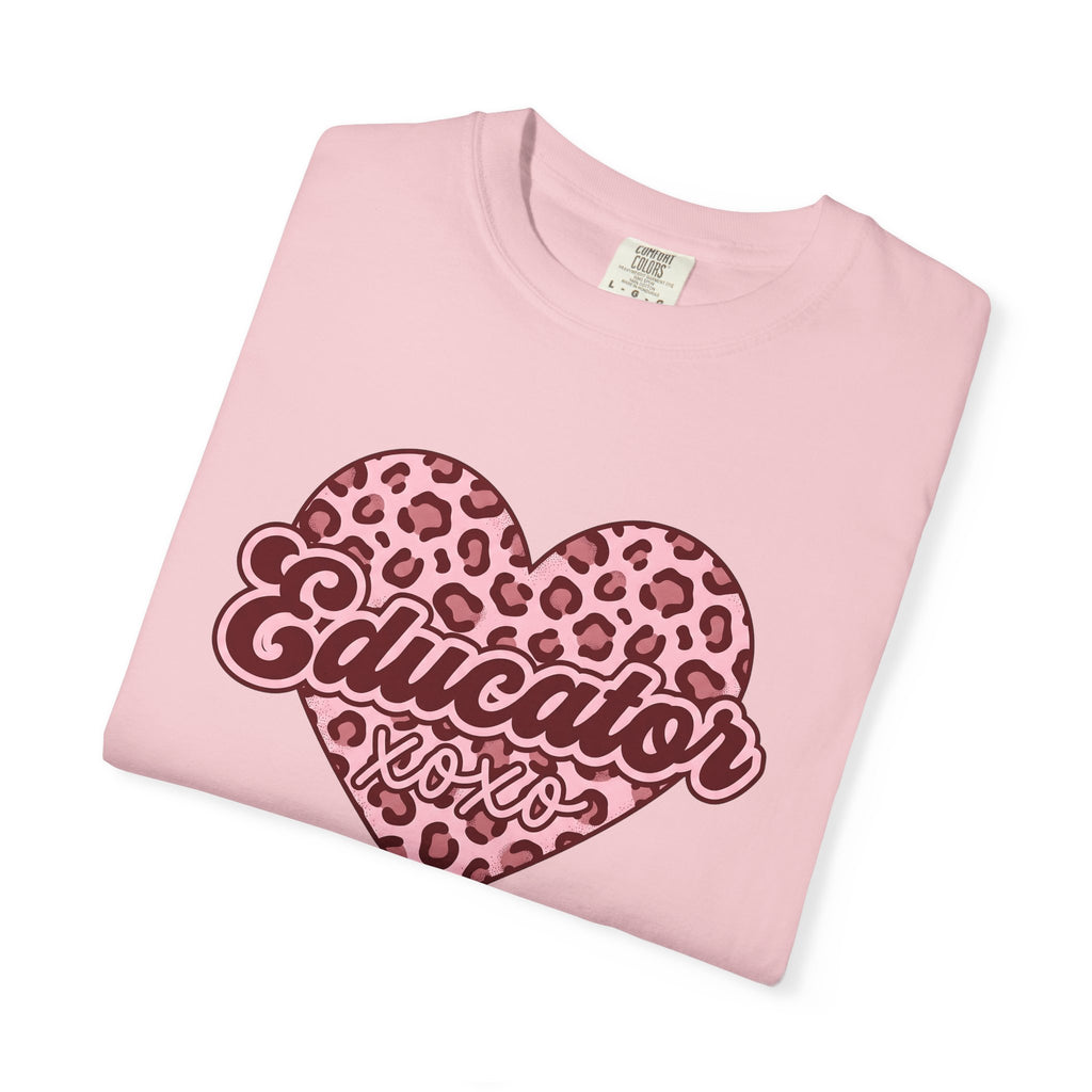 Spotted Heart Shirt Teacher Love Gift Women Graphic Tee Heart T-Shirt Educator Enthusiast Illustration Design Classic Wild Print Tshirt