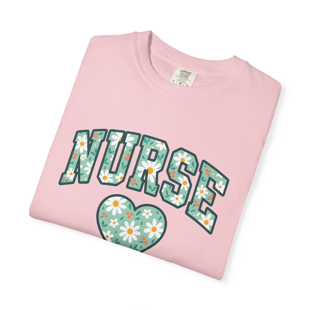 Blossom Heart Shirt Nurse Plants Gift Women Graphic Tee Heart T-Shirt Healthcare Enthusiast Illustration Design Floral Graphic Classic Daisy