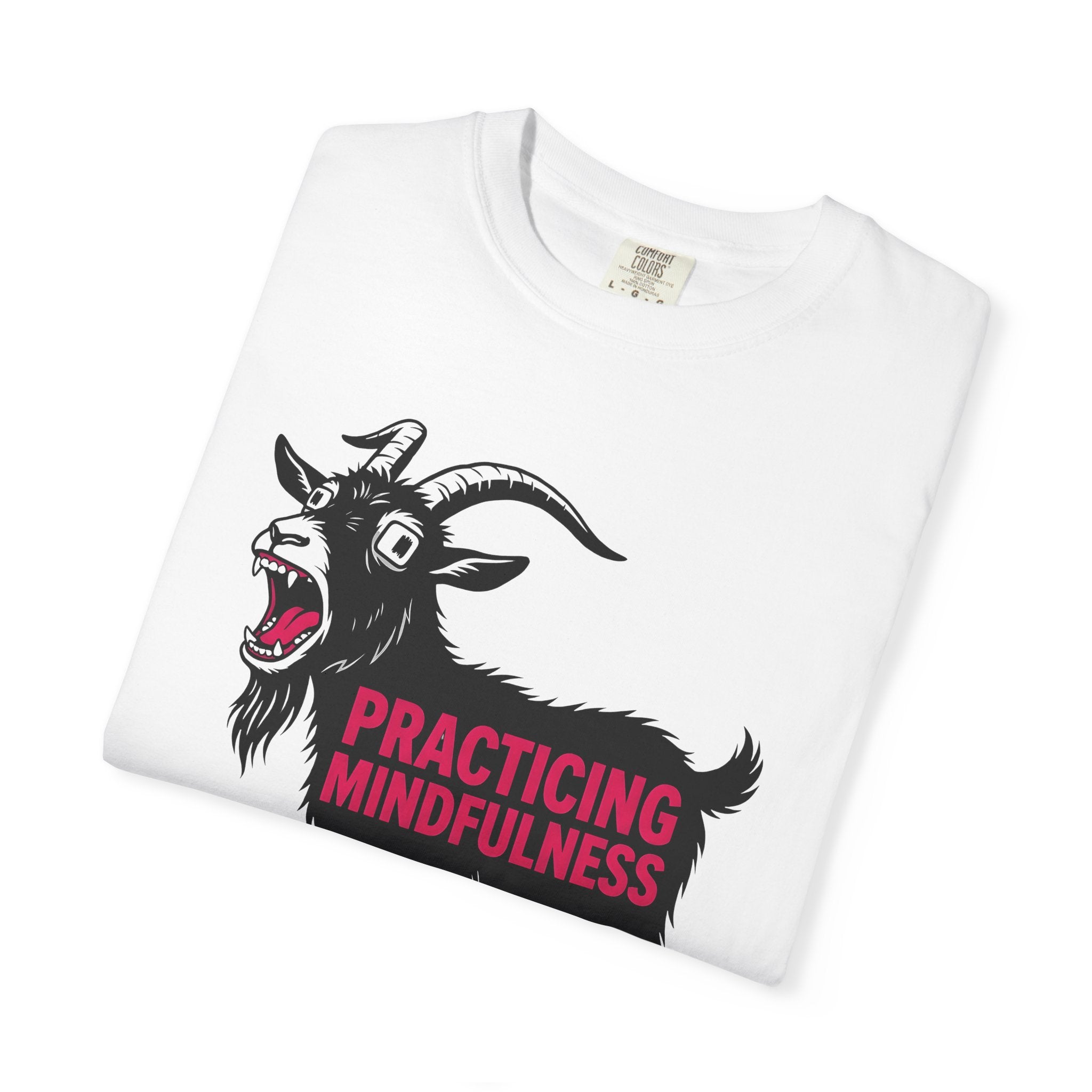 Yelling Goat Shirt Funny Pet Gift Women Comic Tee Bleating Goat T-Shirt Humor Fan Cartoon Tshirt Animal Graphic Vintage Large Font Tshirt