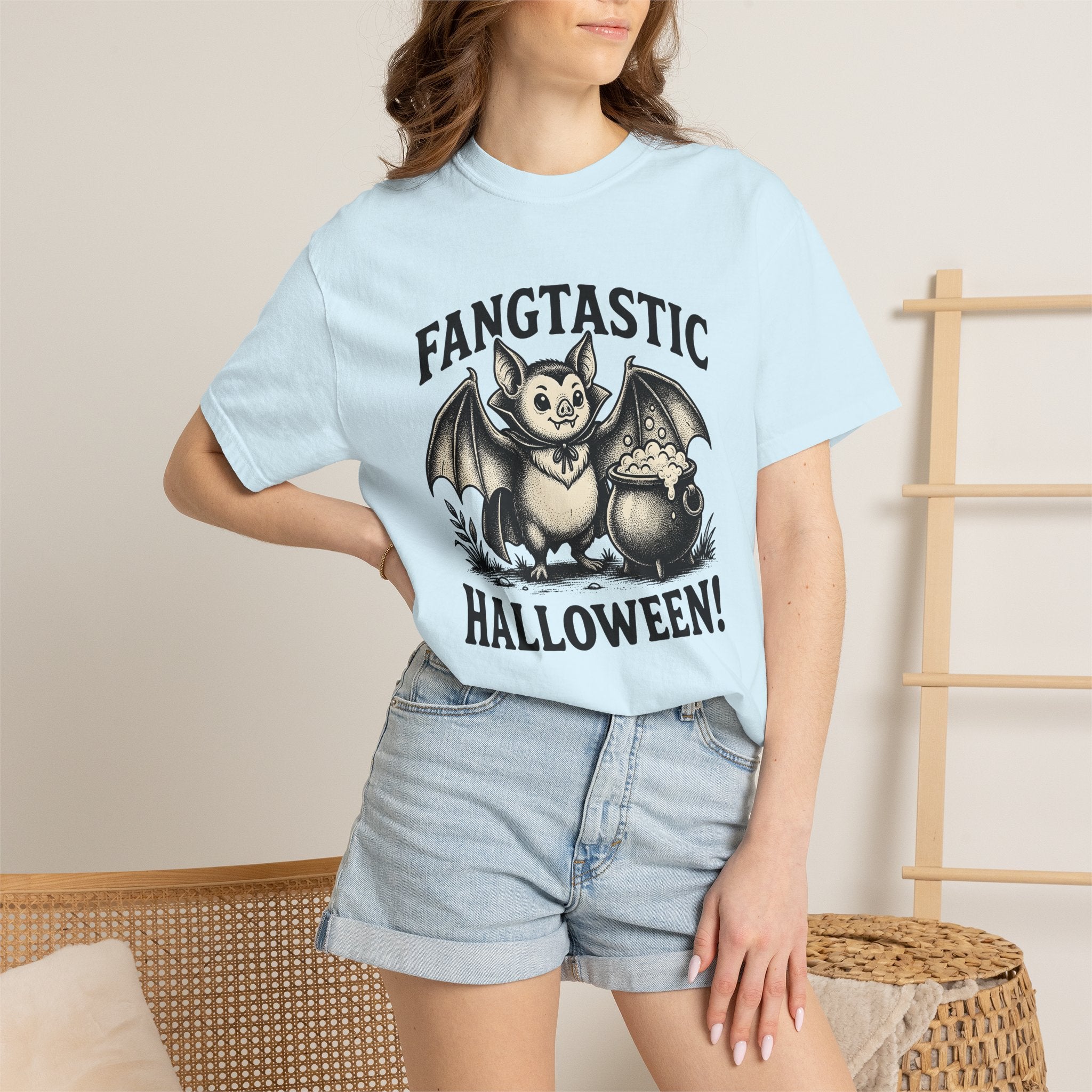 Bat Cauldron Shirt Halloween Gothic Gift Women Vintage Tee Cauldron T-Shirt Horror Fan Witch Tshirt Dark Graphic Hand Drawn Potion Tshirt