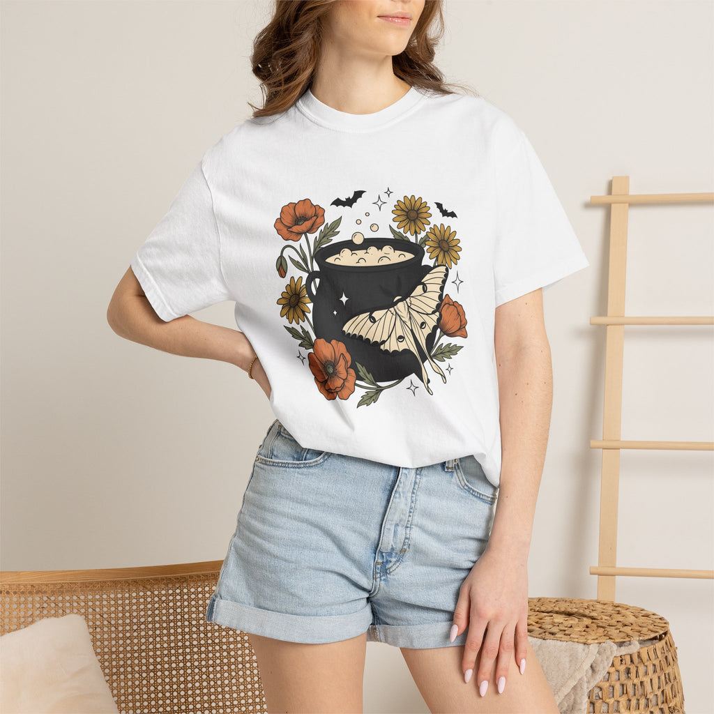 Magic Pot Shirt Halloween Sorcery Gift Women Bohemian Tee Cauldron T-Shirt Spooky Fan Witchcraft Tshirt Magic Graphic Retro Luna Butterfly