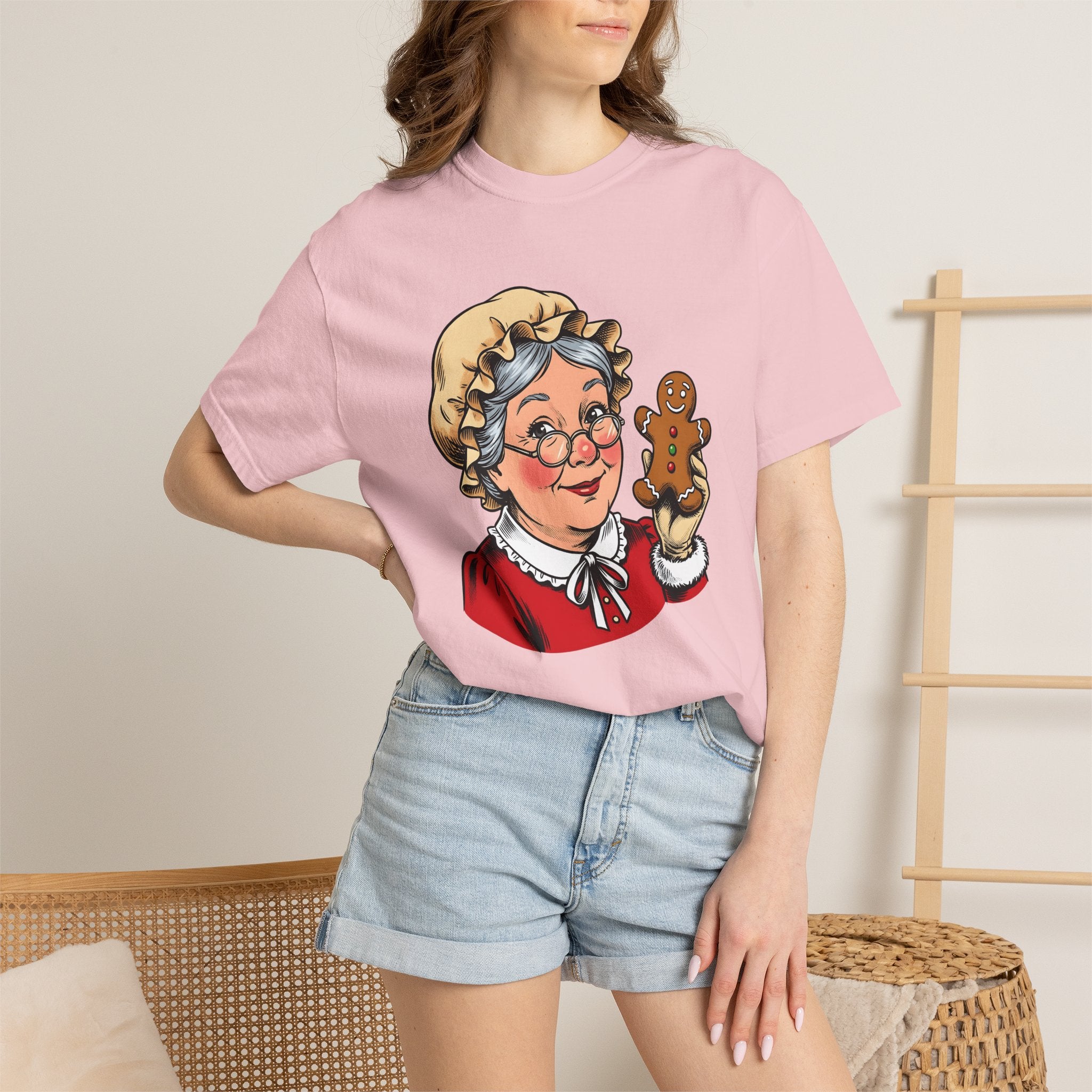 Mrs Claus Shirt Christmas Desserts Gift Women Retro Tee Santa Wife T-Shirt Xmas Fan Holiday Tshirt Treat Illustration Sketch Gingerbread