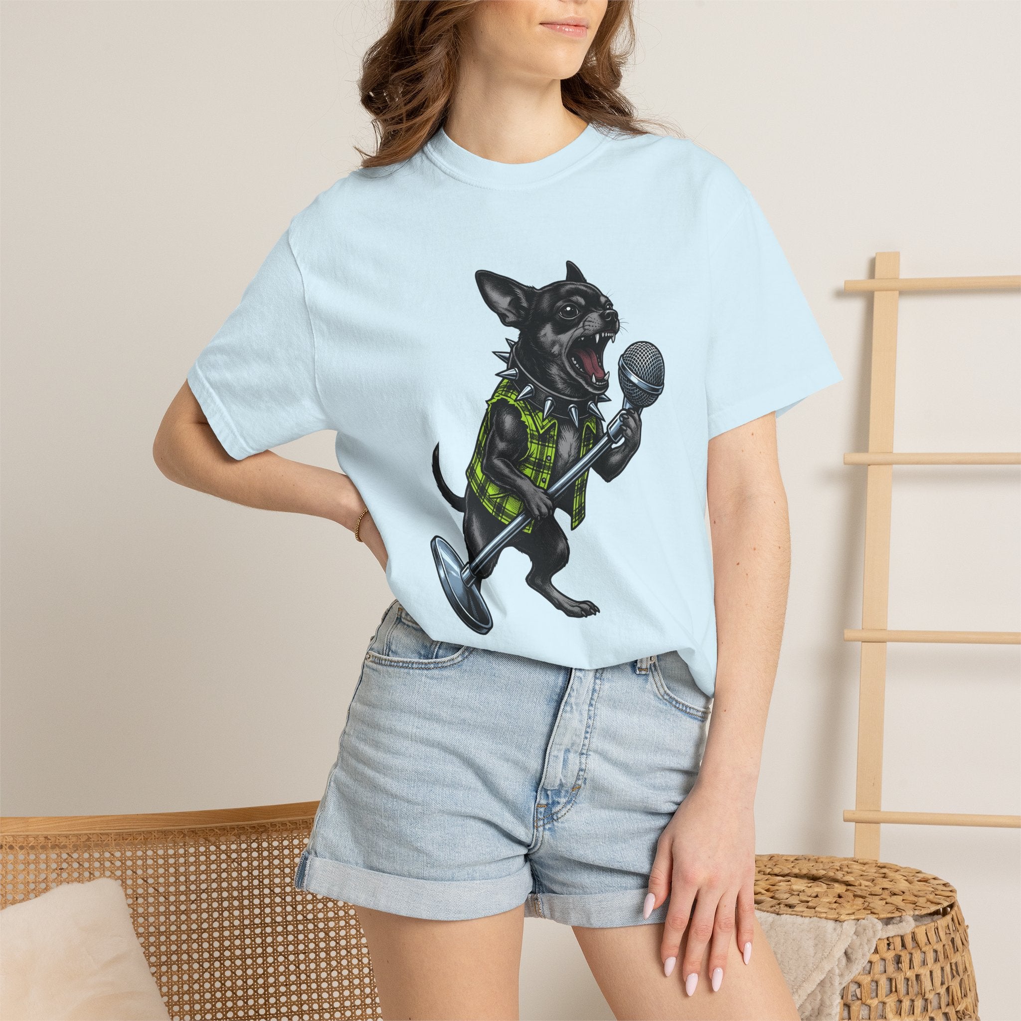 Chihuahua Performer Shirt Dog Audio Gift Women Illustrative Tattoo Tee Chi T-Shirt Dog Fan Tattooed Tshirt Sound Graphic Heritage Mic Tshirt