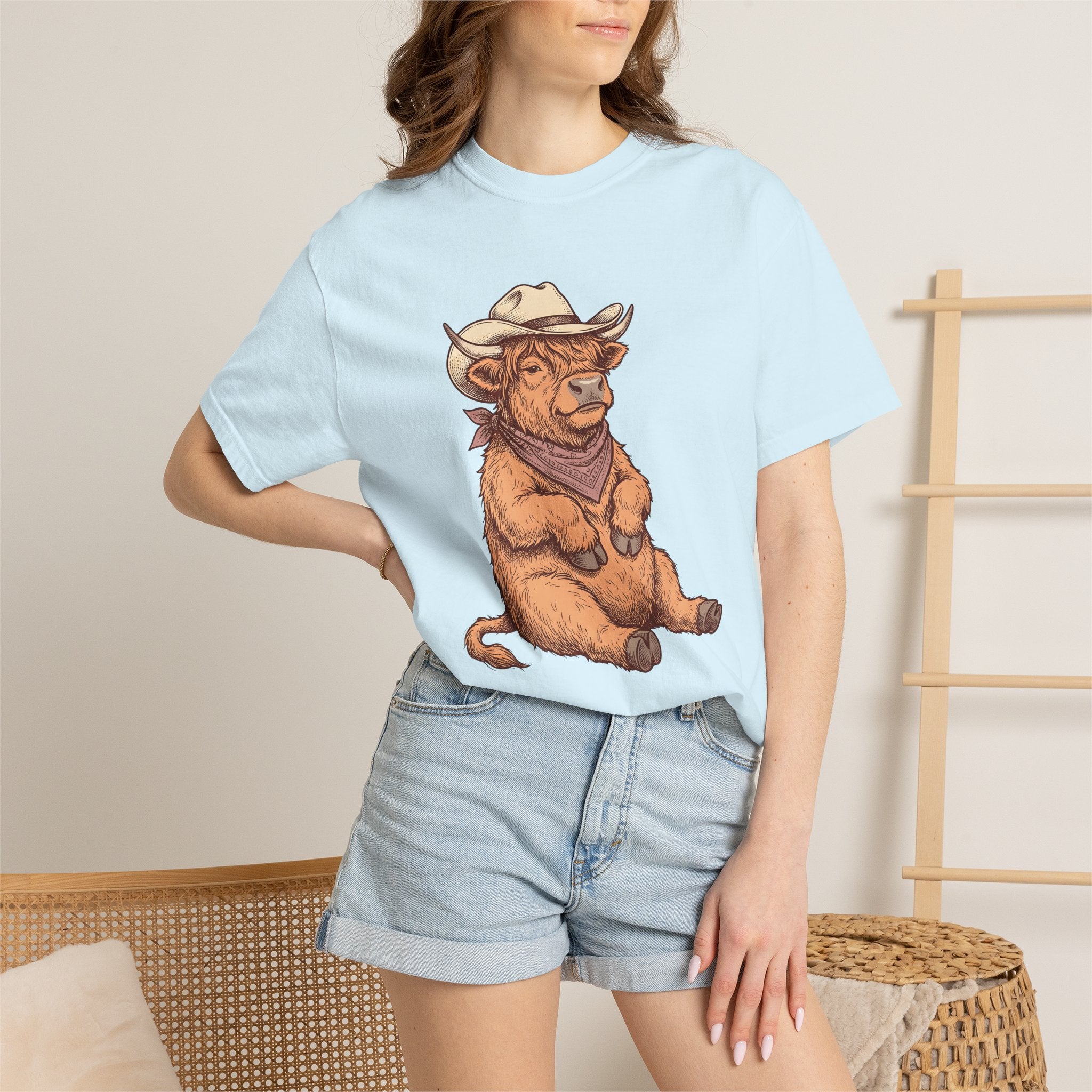 Highland Cow Shirt Cowgirl Western Gift Women Hand Drawn Tee Heifer T-Shirt Cowgirl Fan Illustrated Graphic Tshirt Vintage Cowboy Hat Tshirt