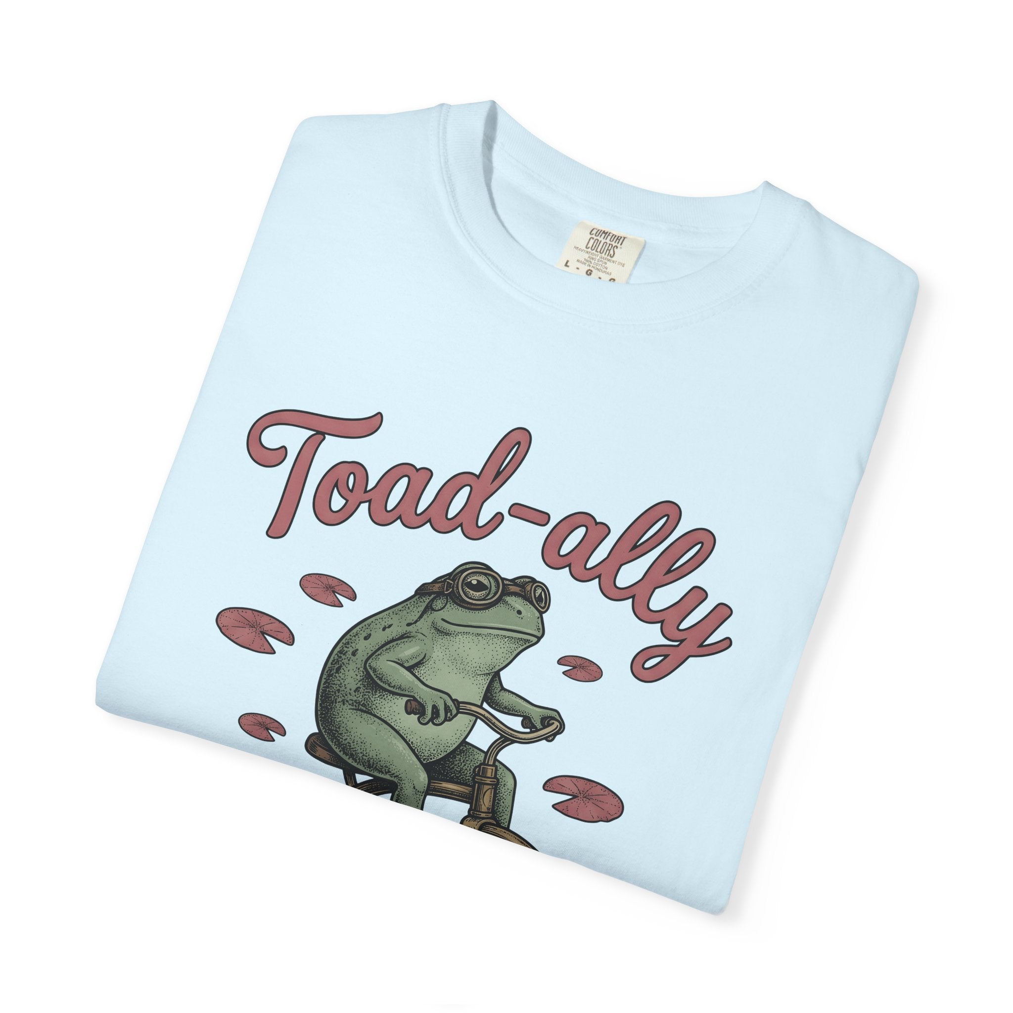 Frog Bicycle Shirt Frog Nature Gift Women Classic Tee Toad T-Shirt Amphibian Enthusiast Vintage Tshirt Wildlife Graphic Doodle Lily Pad