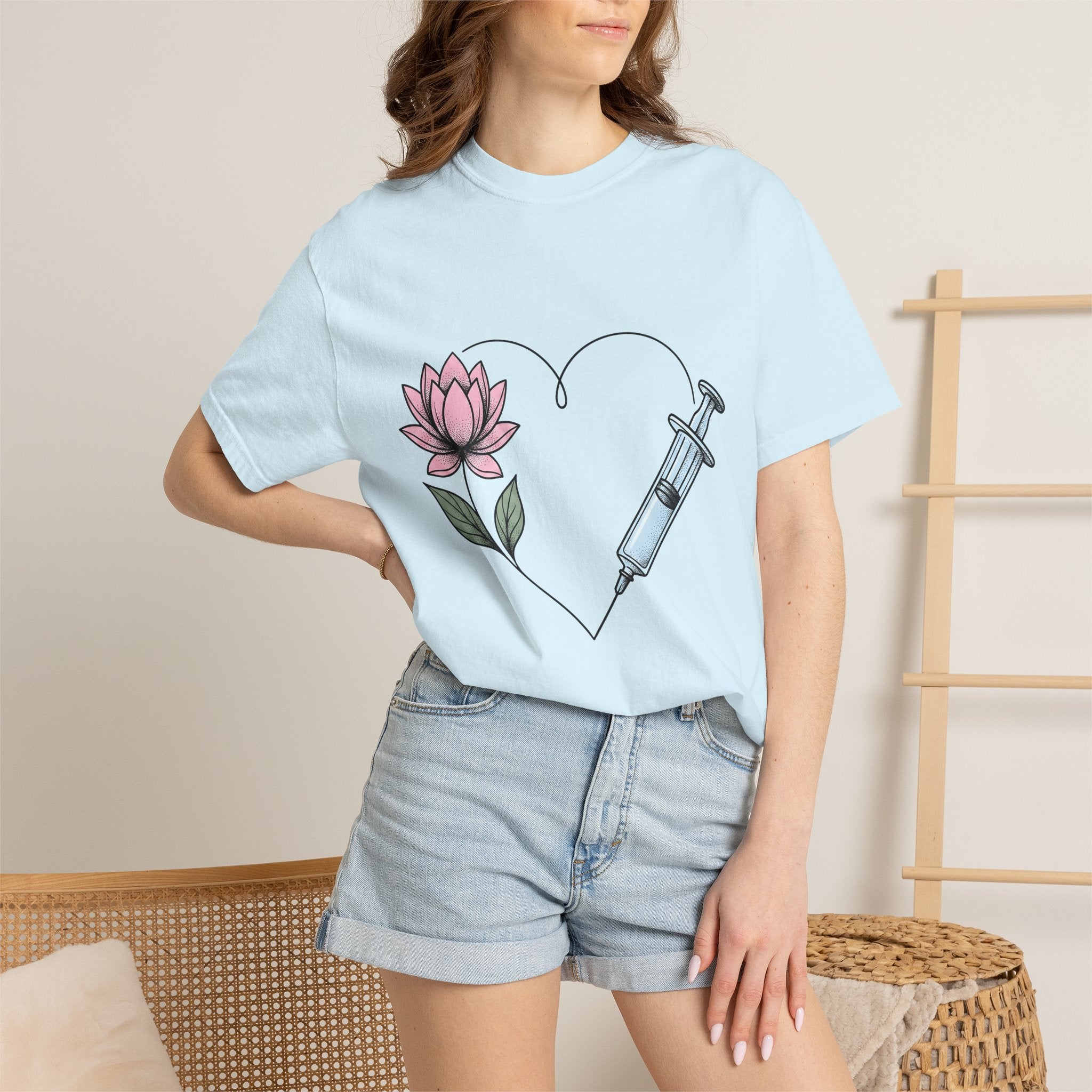 Hypodermic Flower Heart Shirt Nurse Therapy Gift Women Old School Tee Syringe T-Shirt Rn Fan Vintage Tshirt Counseling Graphic Neat Lotus