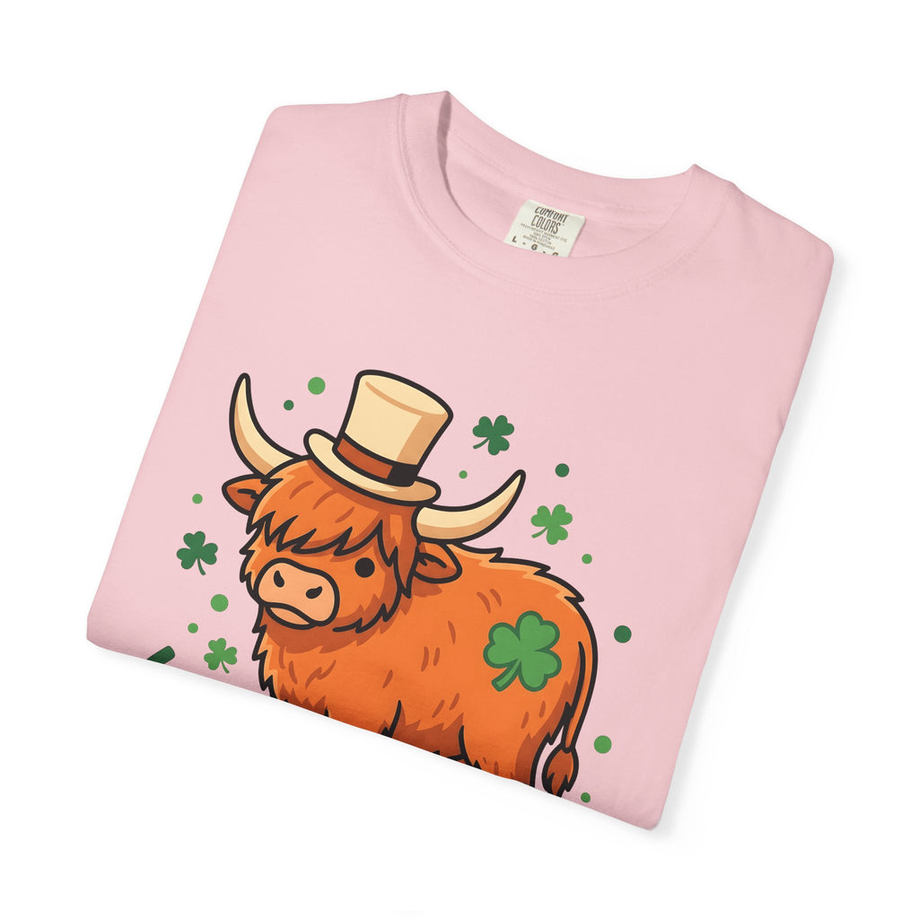 Highland Cow Shirt St Patrick's Day Animal Gift Women Cute Tee Cow T-Shirt St Patricks Day Fan Cute Tshirt Creature Graphic Cartoon Shamrock