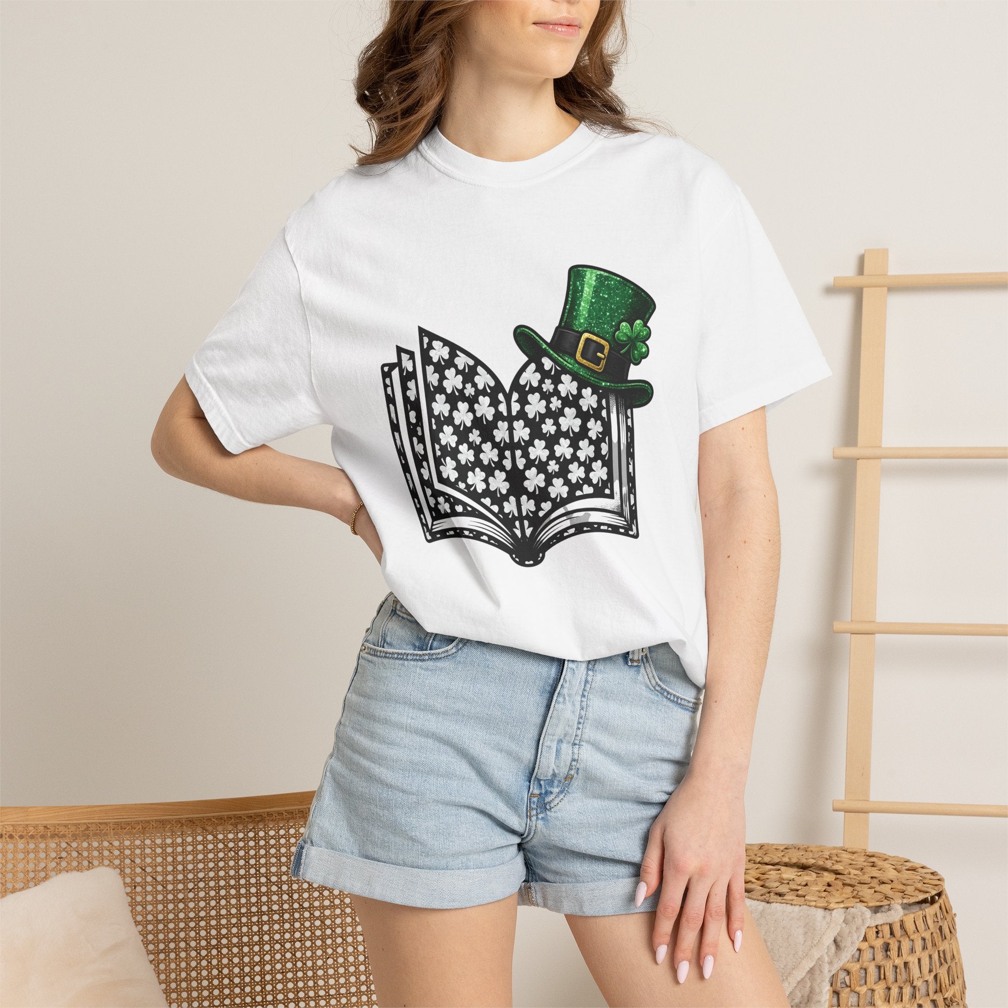 Open Book Shirt St Patrick's Day Books Gift Women Sparkle Tee Novel T-Shirt Shamrock Fan Glossy Graphic Tshirt Retro Leprechaun Hat Tshirt