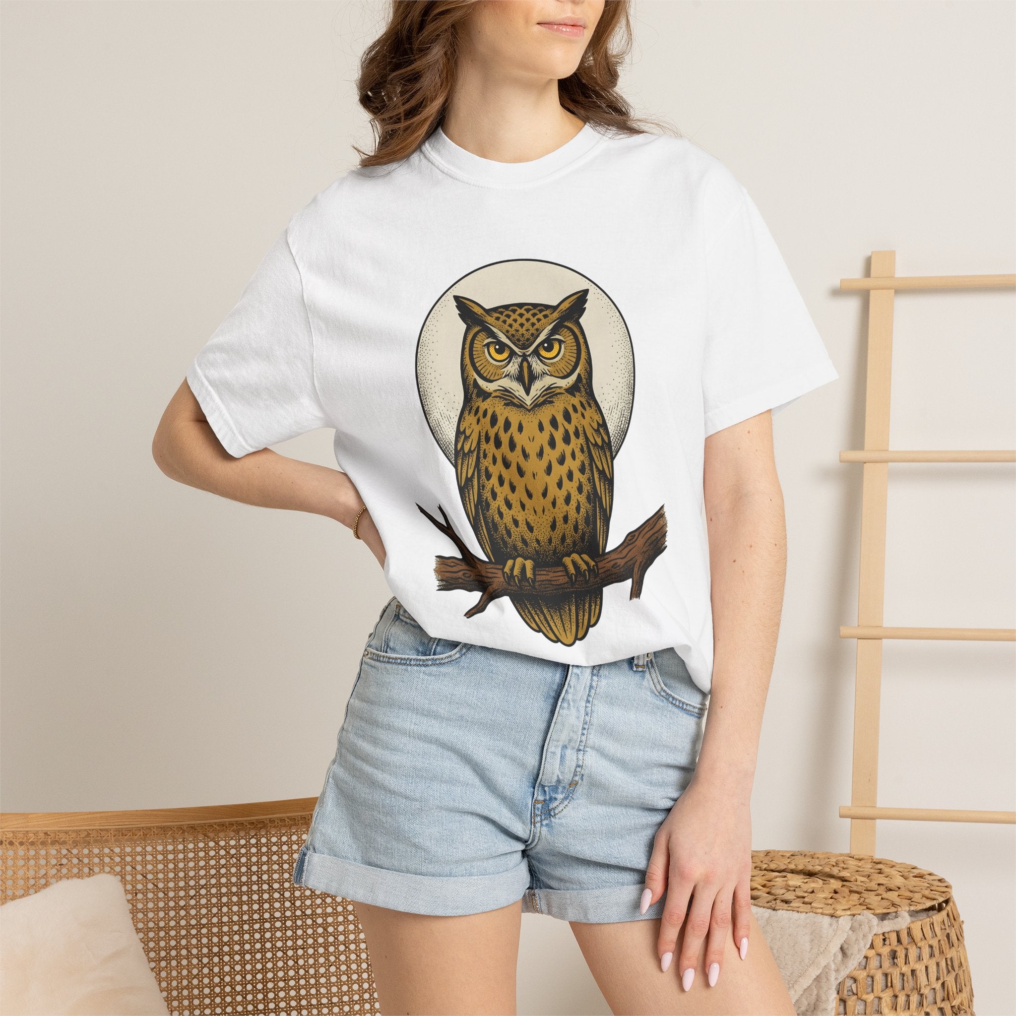 Owl Graphic Shirt Cute Animal Gift Women Vintage Tee Owl T-Shirt Kawaii Fan Retro Tshirt Wildlife Graphic Hand Drawn Moon Tshirt