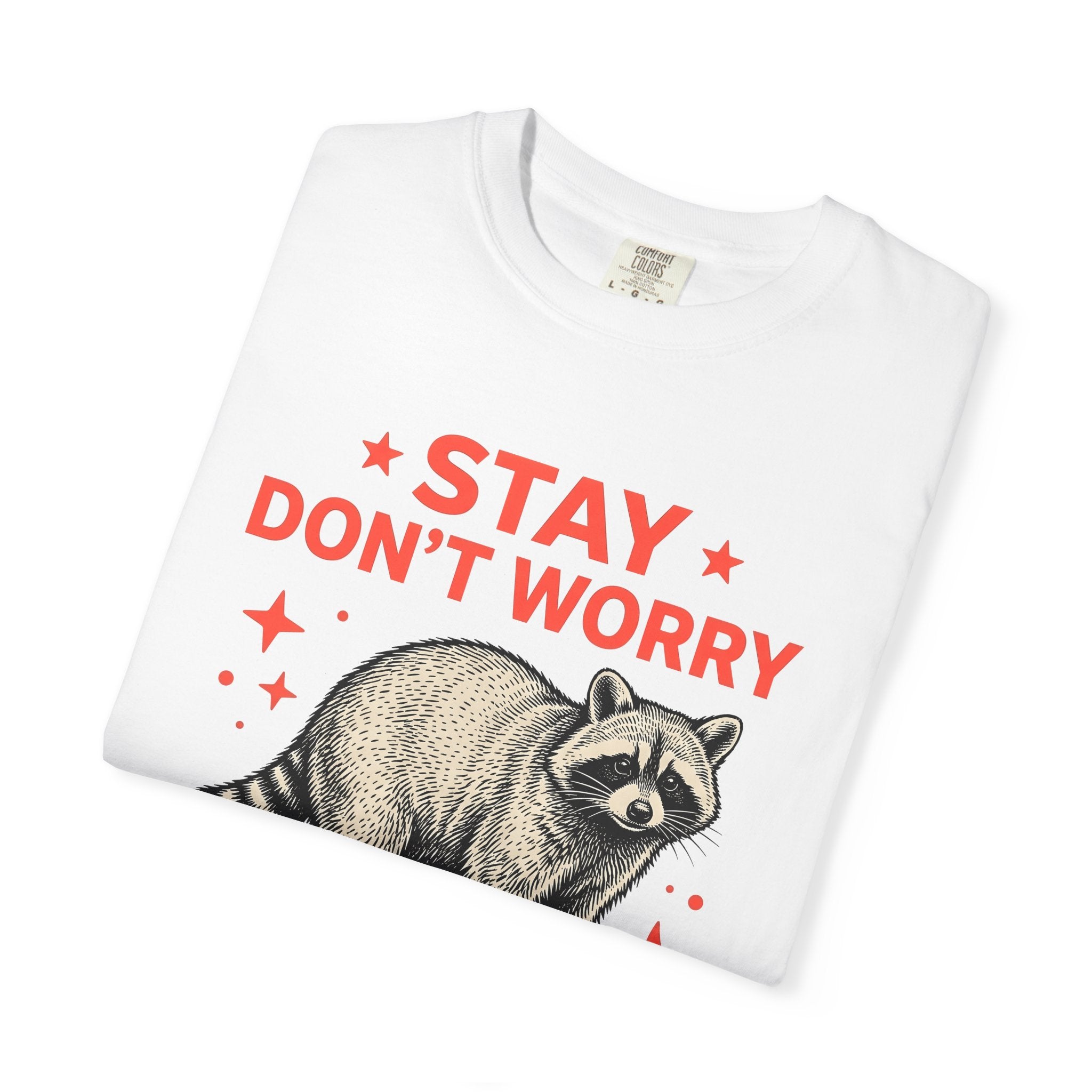 Raccoon Graphic Shirt Animals Nature Gift Women Vintage Tee Trash Panda T-Shirt Wildlife Fan Retro Tshirt Environmental Graphic Hand Drawn