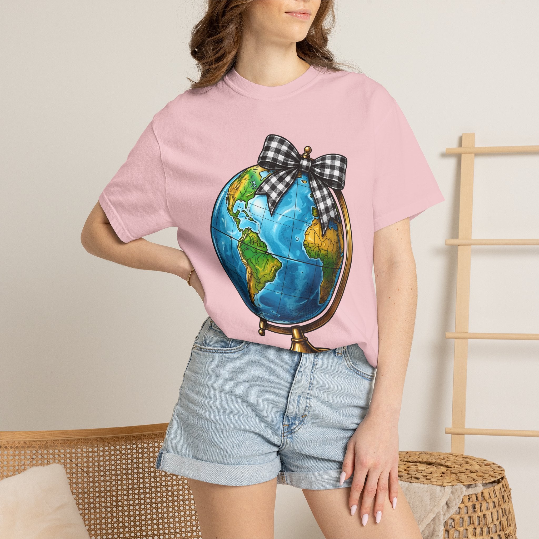 Map Bow Shirt Teachers Expedition Gift Women Bold Tee Bow T-Shirt Educator Enthusiast Typography Tshirt Adventure Graphic Old School Checked