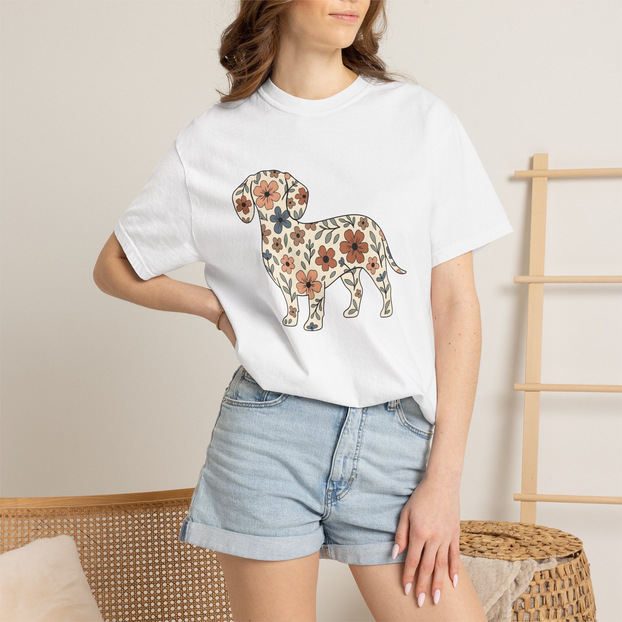 Dachshund Floral Shirt Dog Floral Gift Women Boho Tee Wiener Dog T-Shirt Dog Fan Hippie Tshirt Botanical Graphic Minimalist Flowers Tshirt