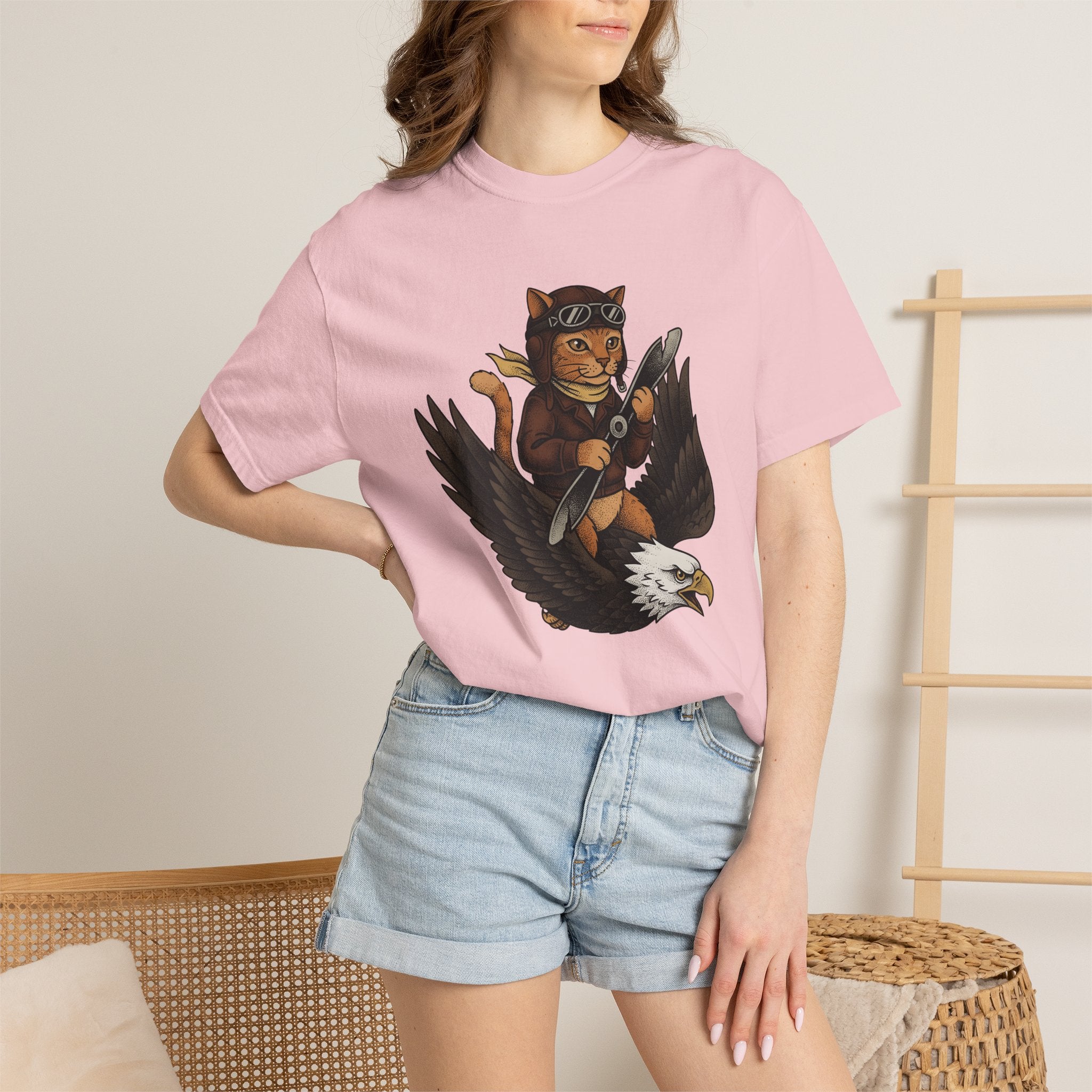 Flying Cat Shirt Cat Gift Women Creatures Classic Tee Kitty T-Shirt Cat Fan Vintage Tshirt Beast Graphic Doodle Falcon Tshirt