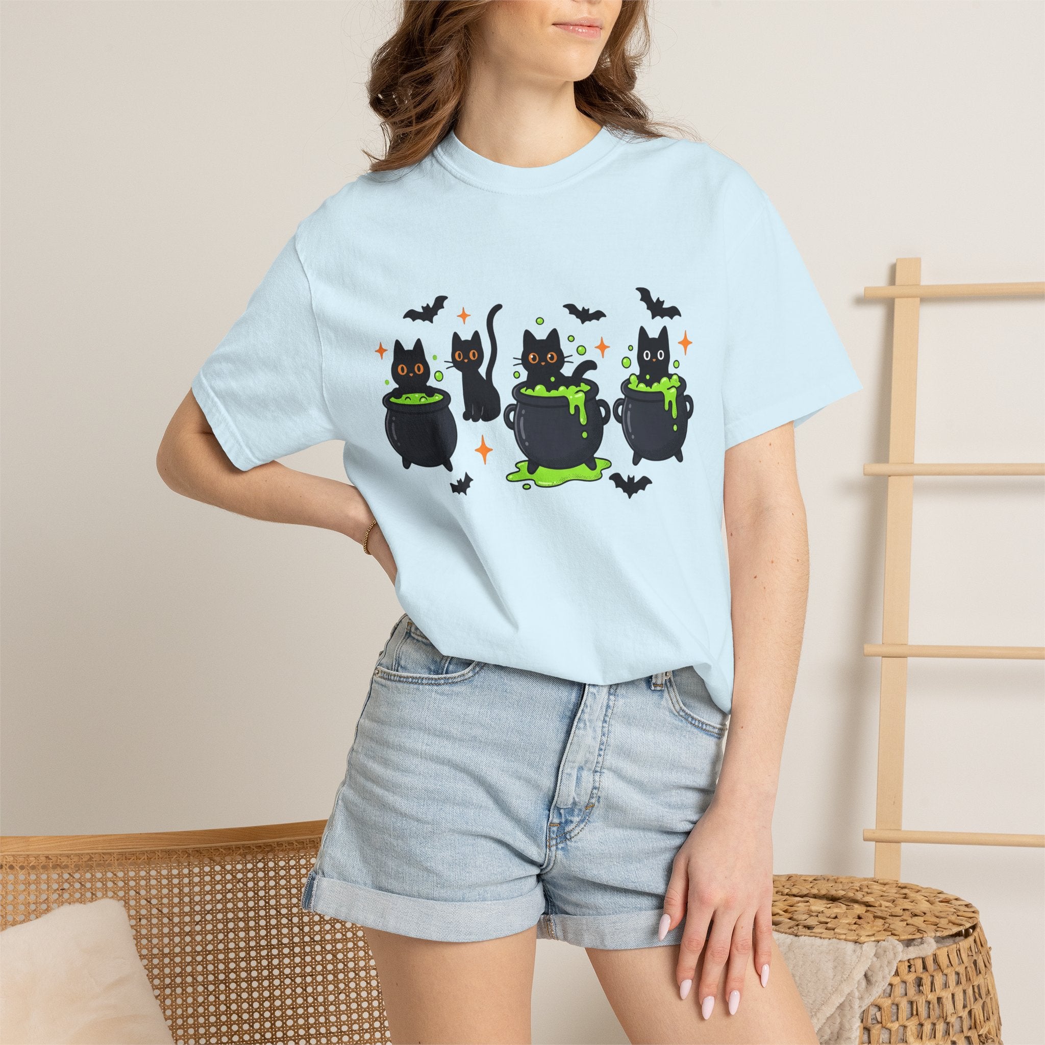 Black Kitty Pot Shirt Cat Spooky Gift Women Kawaii Tee Cat Pot T-Shirt Cat Fan Cute Tshirt Horror Graphic Comic Flying Bat Tshirt