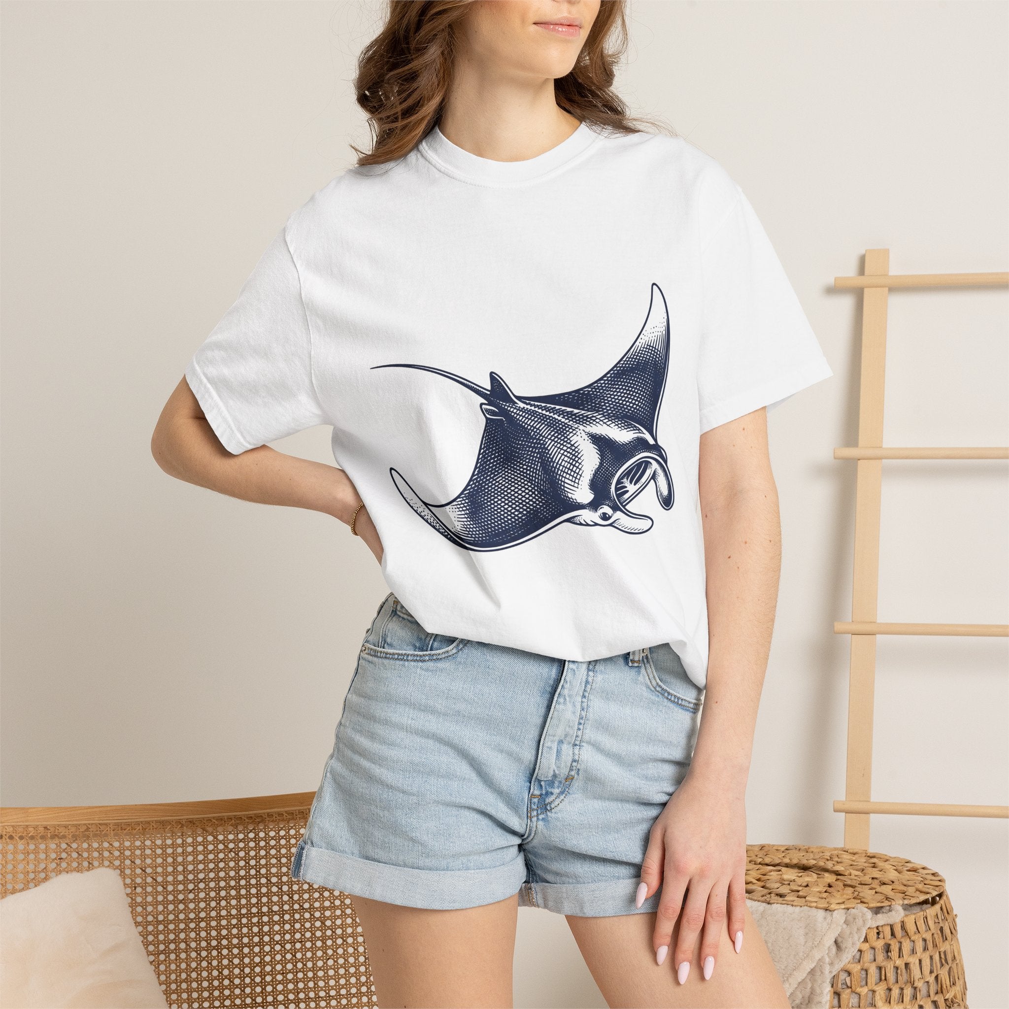 Manta Ray Shirt Animals Underwater Gift Women Classic Tee Devil Ray T-Shirt Wildlife Fan Sea Creature Tshirt Submarine Graphic Doodle Ocean