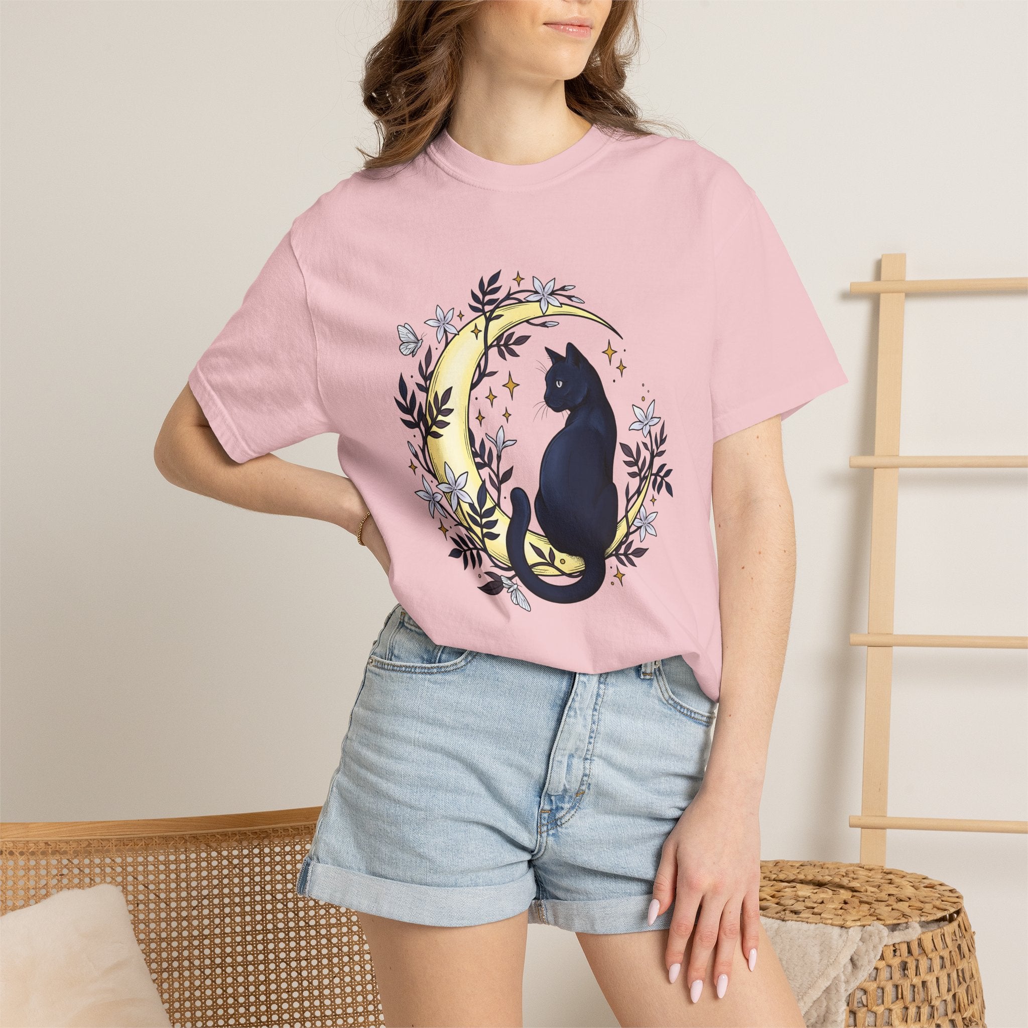 Black Cat Crescent Shirt Cat Astrology Gift Women Hippie Tee Cat T-Shirt Cat Fan Boho Tshirt Zodiac Graphic Spiritual Flower Tshirt