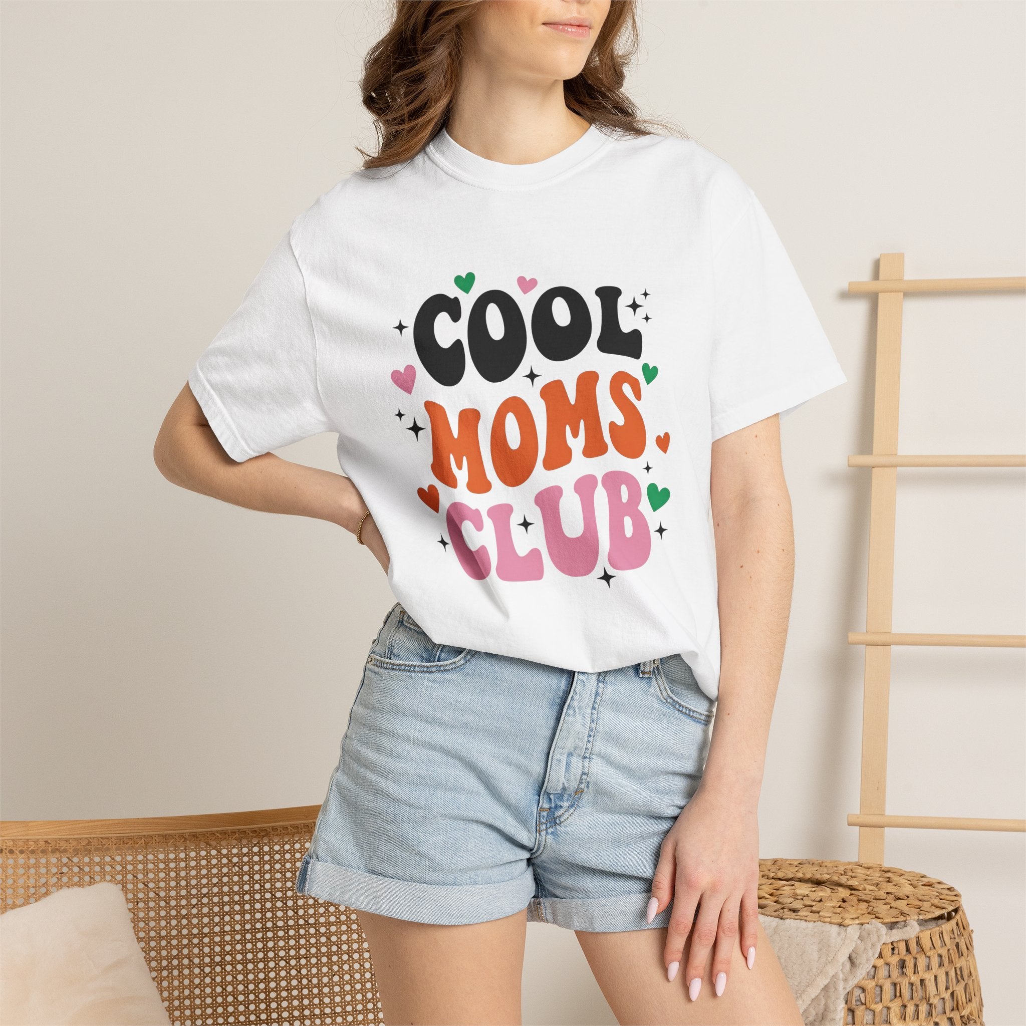 Hearts Stars Graphic Shirt Moms Family Gift Women Playful Tee Symbol T-Shirt Motherhood Fan Whimsical Tshirt Clan Graphic Retro Colorful