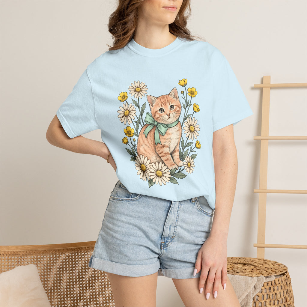 Tabby Cat Shirt Easter Floral Gift Women Hand Drawn Tee Kitten T-Shirt Easter Fan Illustrated Tshirt Floral Graphic Vintage Daisies Tshirt