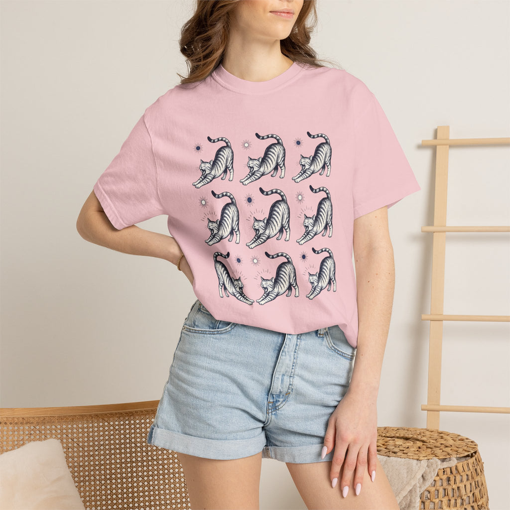 Stretching Feline Shirt Cat Critters Gift Women Classic Tee Cat T-Shirt Kitty Fan Vintage Tshirt Creature Graphic Outline Dawn Tshirt
