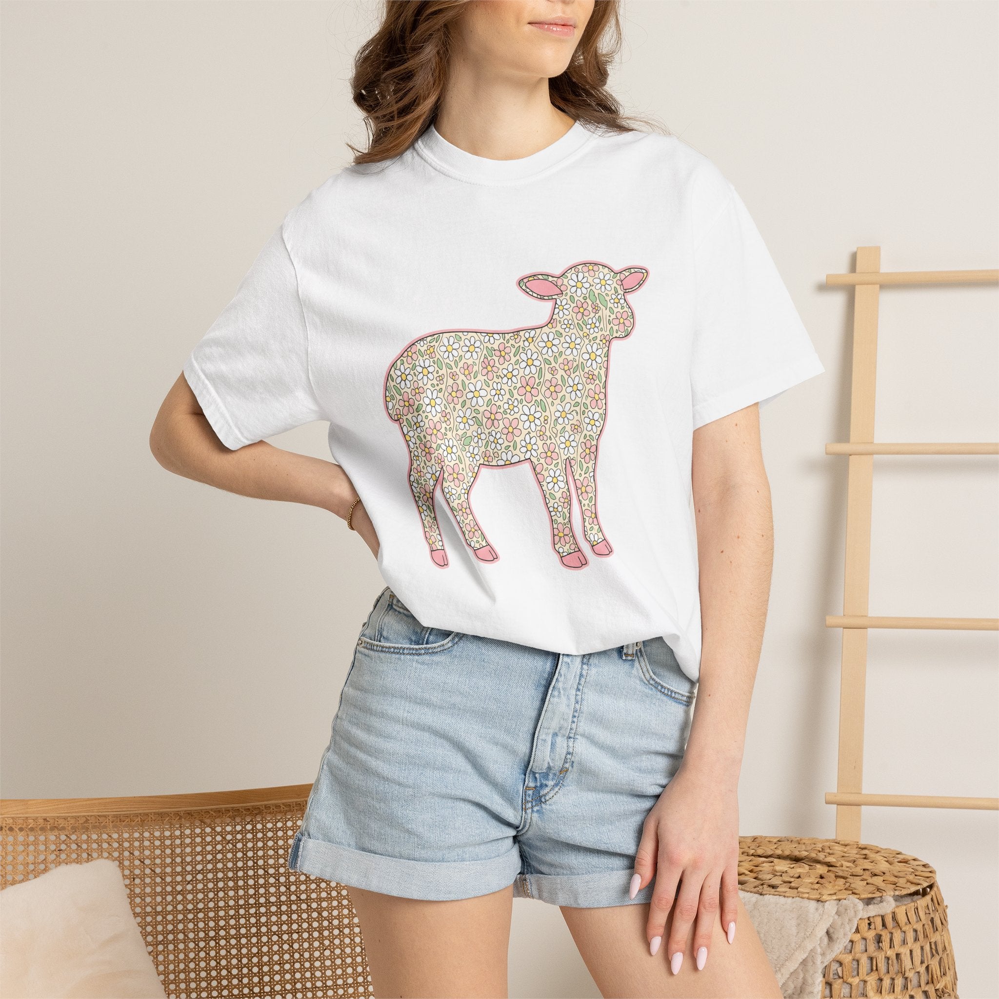 Bloom Lamb Shirt Easter Nature Gift Women Cartoon Tee Lamb T-Shirt Easter Fan Spring Tshirt Cartoon Tshirt Floral Graphic Vintage Blossom