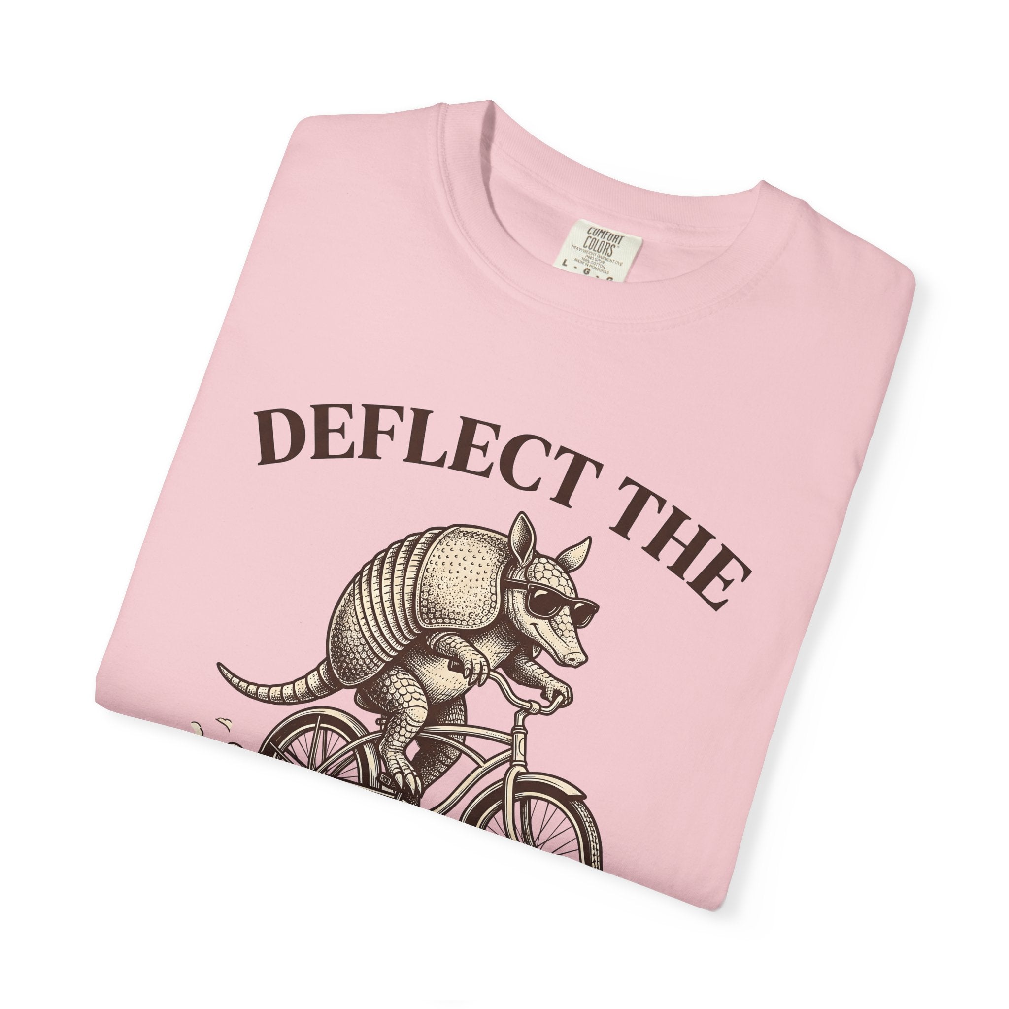 Armadillo Bicycle Shirt Cute Animal Gift Women Vintage Tee Dillo T-Shirt Kawaii Fan Retro Tshirt Creature Graphic Hand Drawn Sunglasses