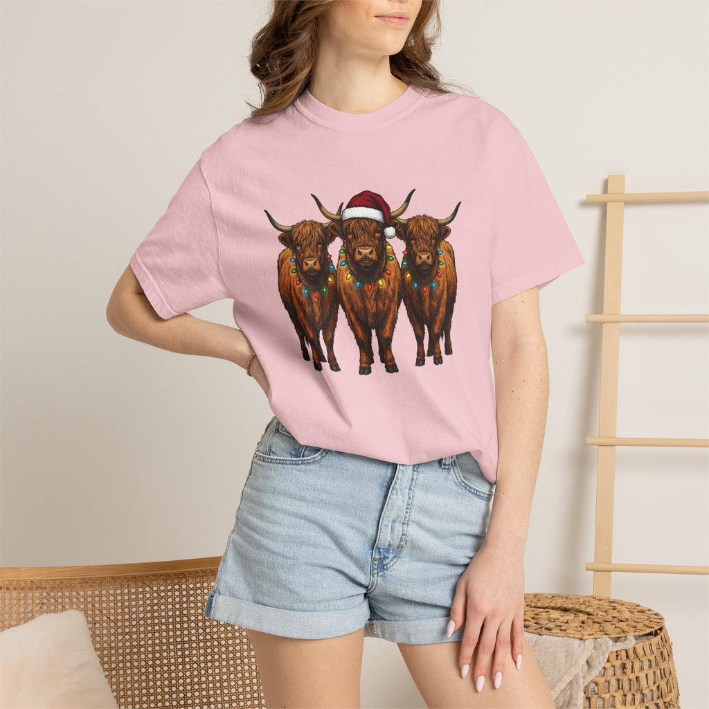 Scottish Cow Herd Shirt Christmas Livestock Gift Women Cartoon Tee Cowherd T-Shirt Xmas Fan Cow Graphic Rustic String Lights Tshirt
