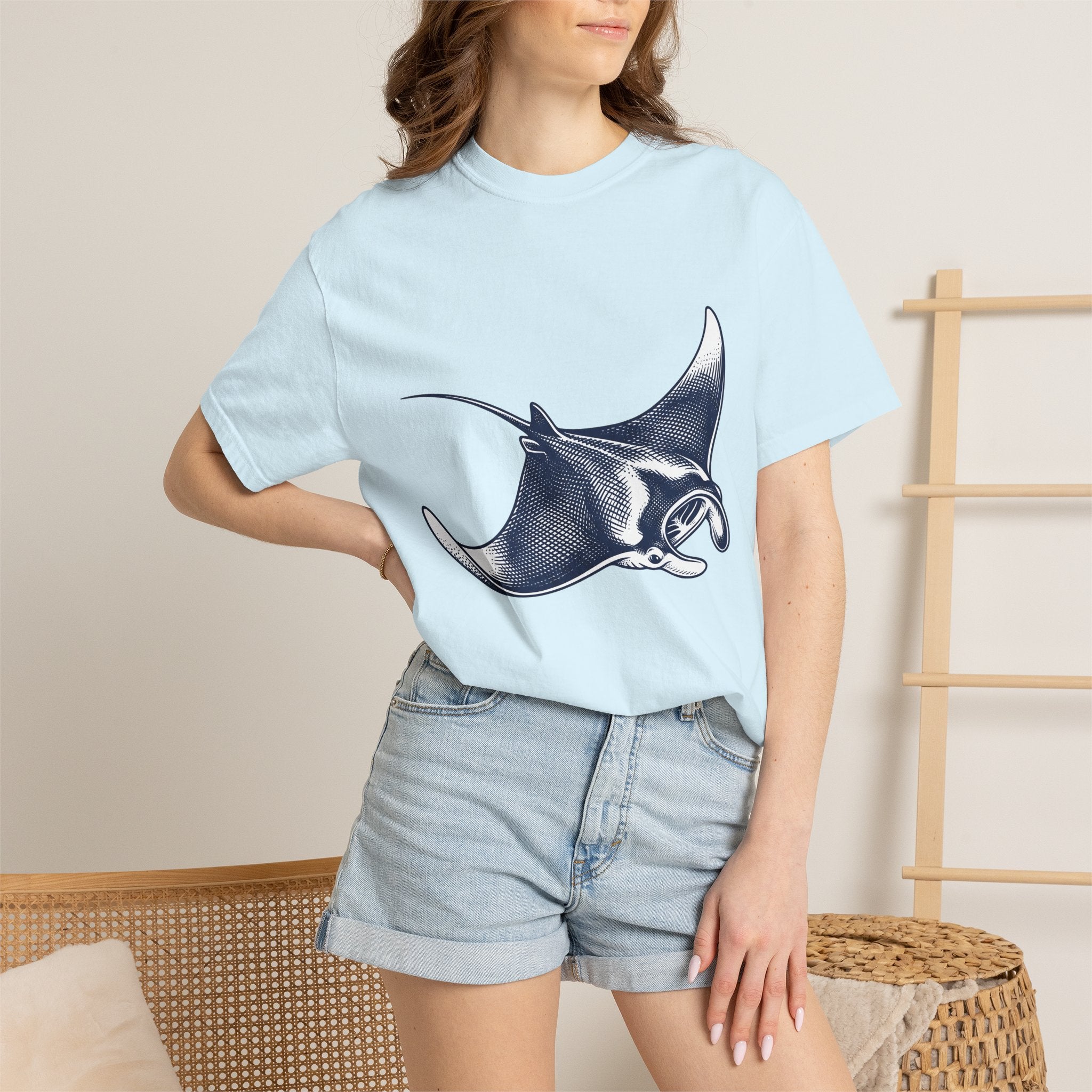 Manta Ray Shirt Animals Underwater Gift Women Classic Tee Devil Ray T-Shirt Wildlife Fan Sea Creature Tshirt Submarine Graphic Doodle Ocean
