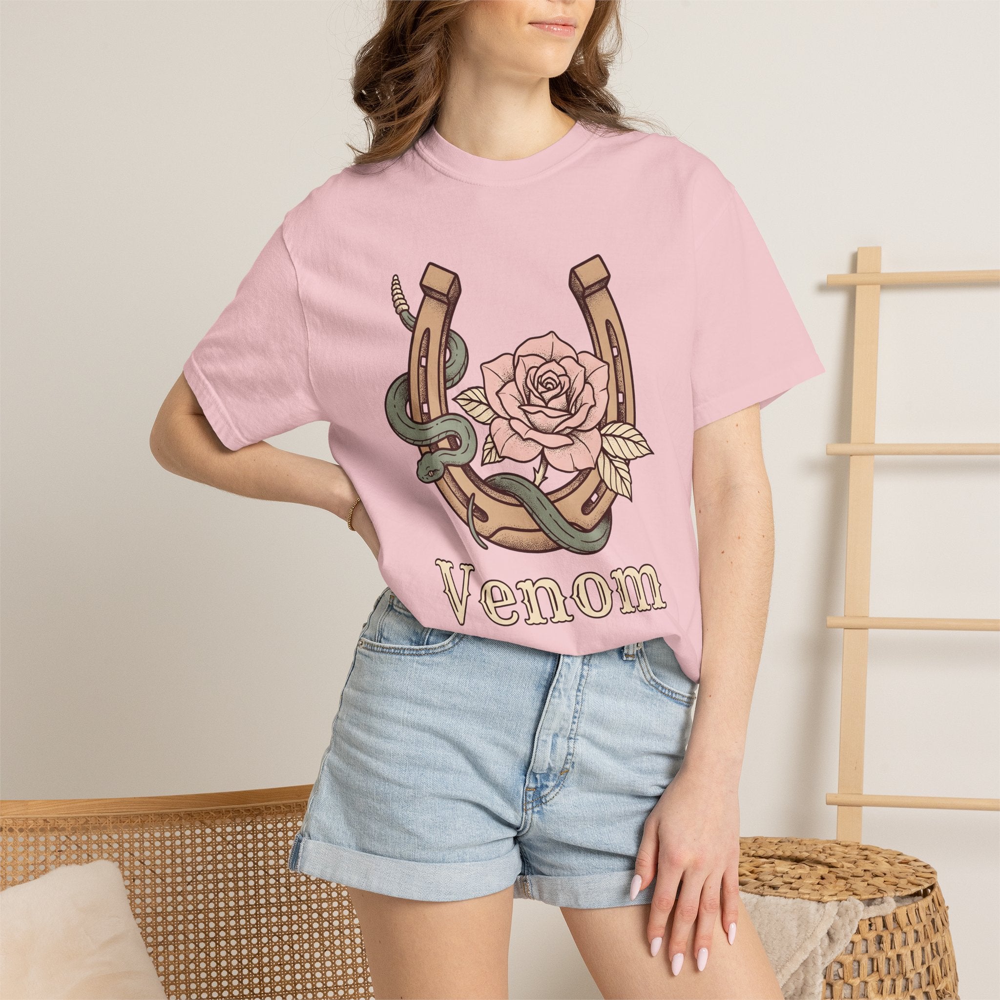 Horseshoe Serpent Blossom Shirt Cowgirl Country Gift Women Line Art Tee Blossom T-Shirt Rodeo Fan Outlined Tshirt Rustic Graphic Sketch