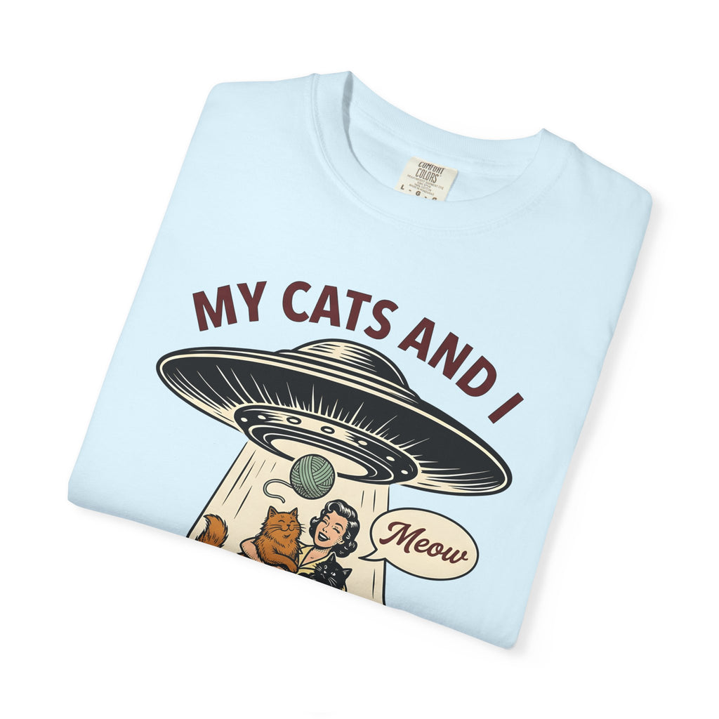 Woman Feline Spaceship Shirt Cat Universe Gift Women Line Art Tee Kitty Astronaut T-Shirt Feline Fan Illustrated Graphic Tshirt Minimalist