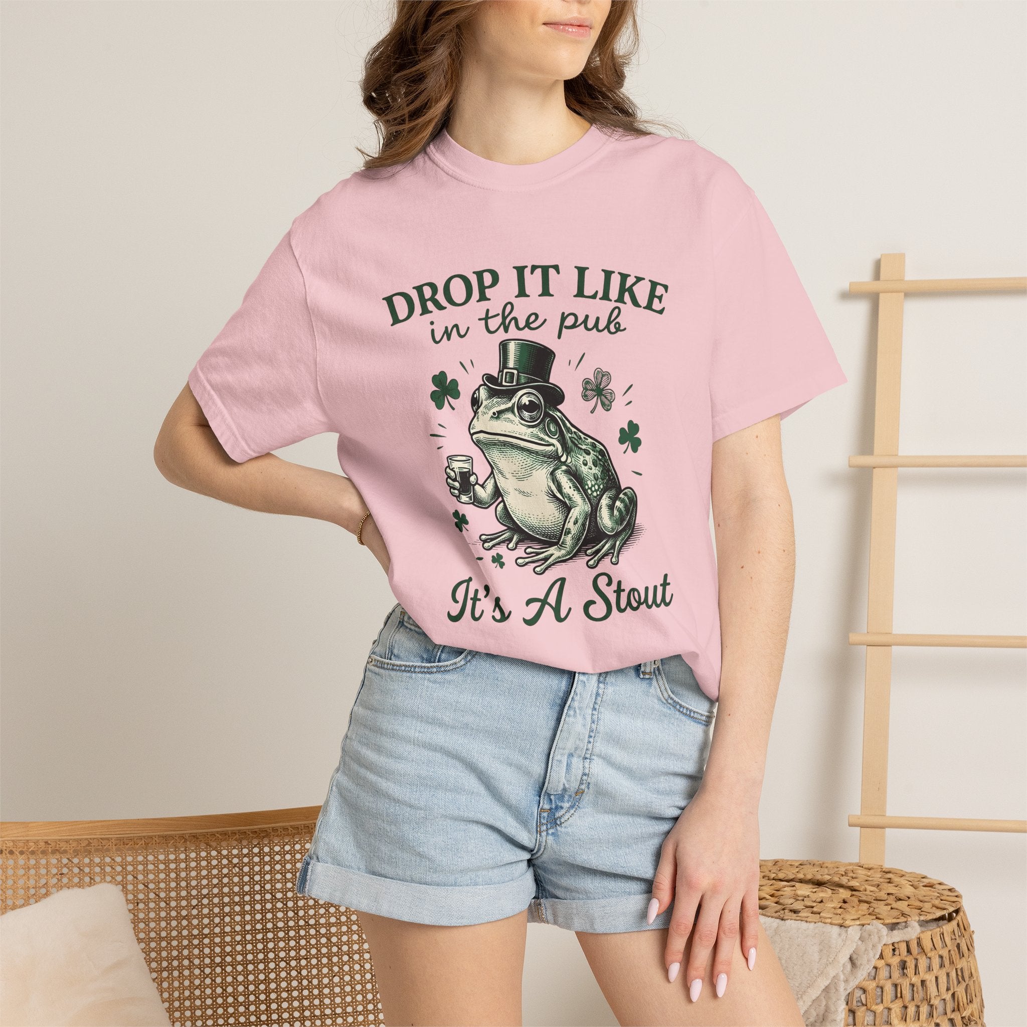 Frog Ale Shirt Funny Random Ireland Gift Women Retro Tee Beer T-Shirt Random Fan Vintage Tshirt Emerald Graphic Sketch Clover Tshirt