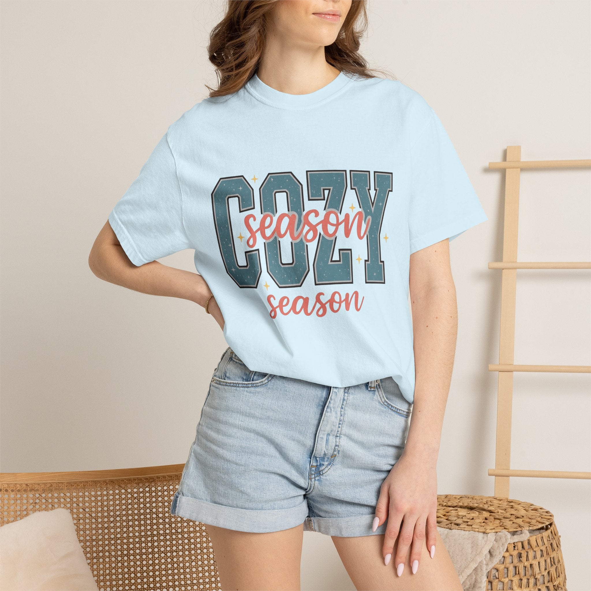 Varsity Text Shirt Holiday Winter Gift Women Collegiate Tee Lettering T-Shirt Christmas Fan Seasonal Graphic Tshirt Retro Stars Tshirt