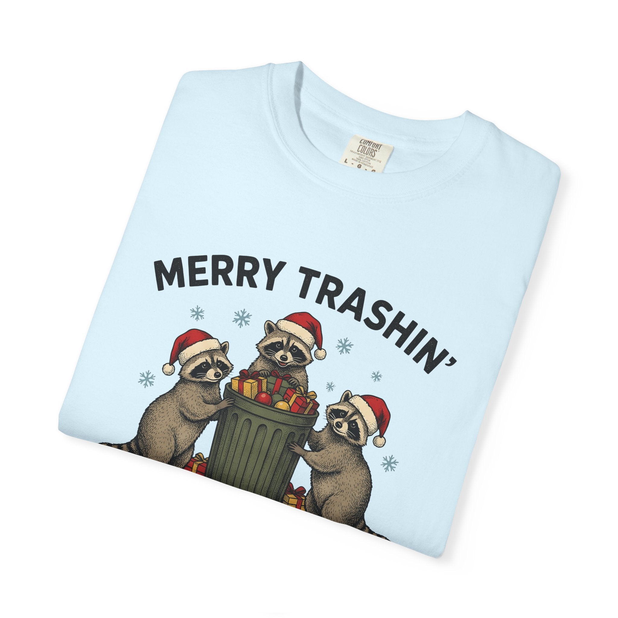 Raccoon Xmas Hats Shirt Christmas Critters Gift Women Old School Tee Trash Panda T-Shirt Xmas Fan Vintage Tshirt Animal Graphic Outline