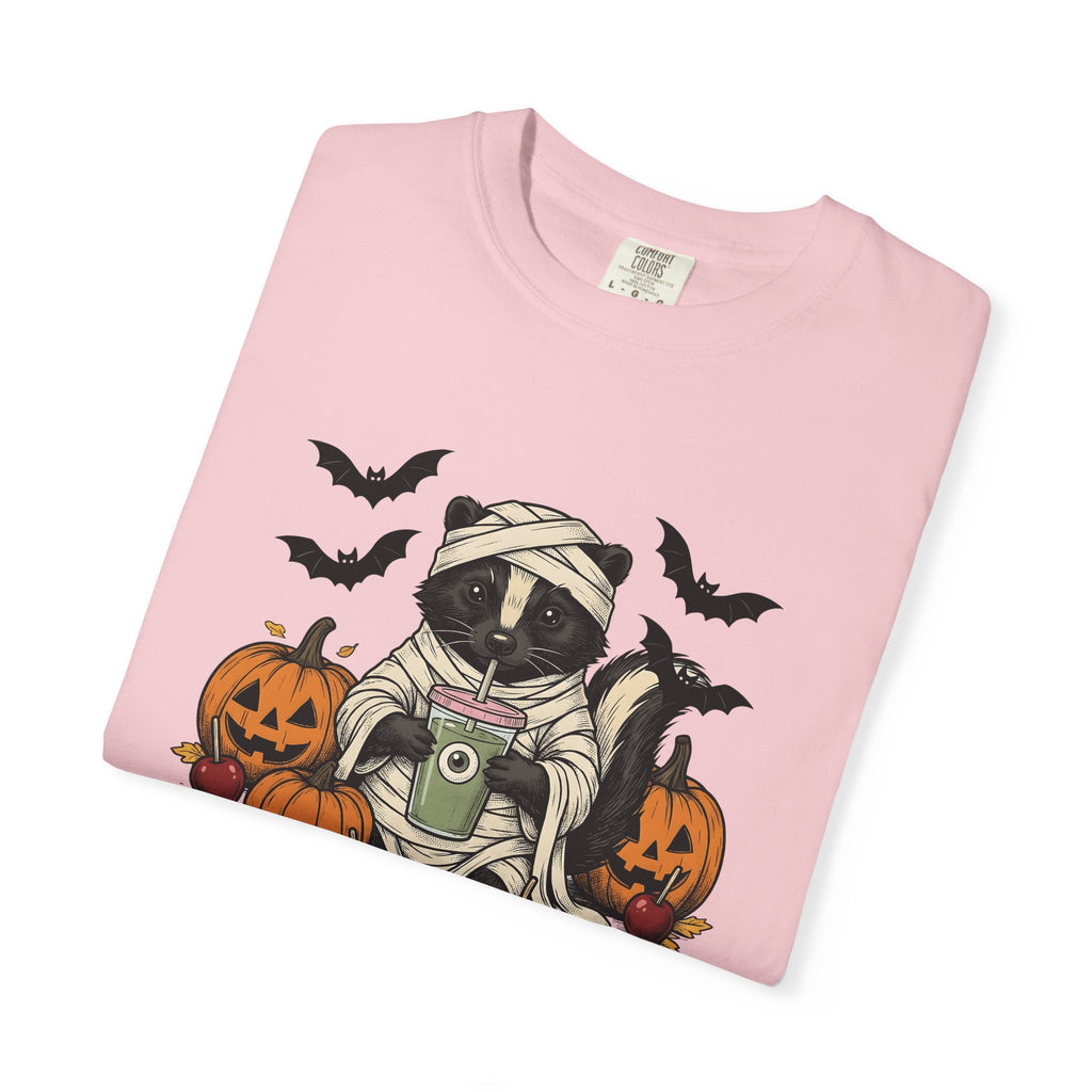 Mummy Skunk Shirt Halloween Animal Gift Women Cartoon Tee Skunk T-Shirt Spooky Fan Comic Tshirt Creature Graphic Vintage Pumpkin Tshirt