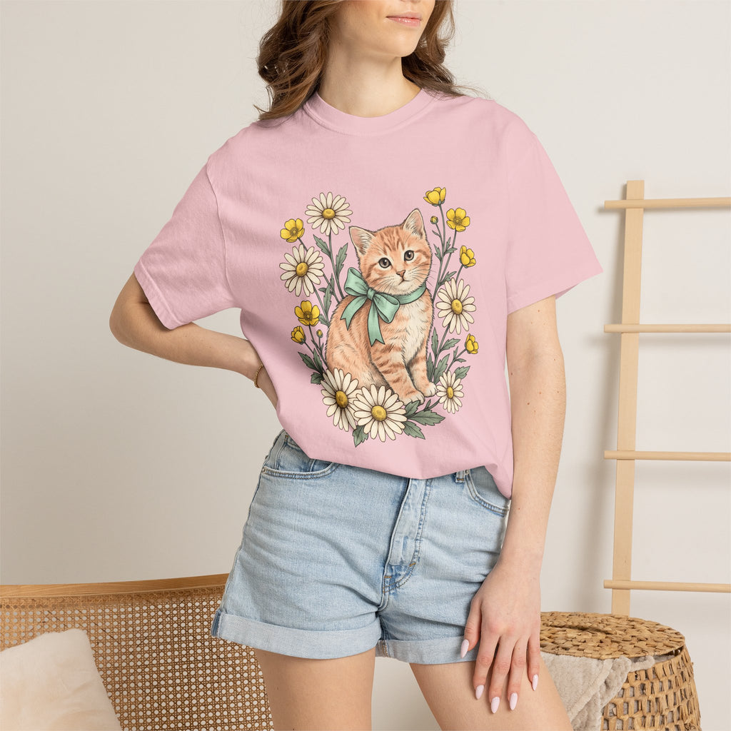 Tabby Cat Shirt Easter Floral Gift Women Hand Drawn Tee Kitten T-Shirt Easter Fan Illustrated Tshirt Floral Graphic Vintage Daisies Tshirt