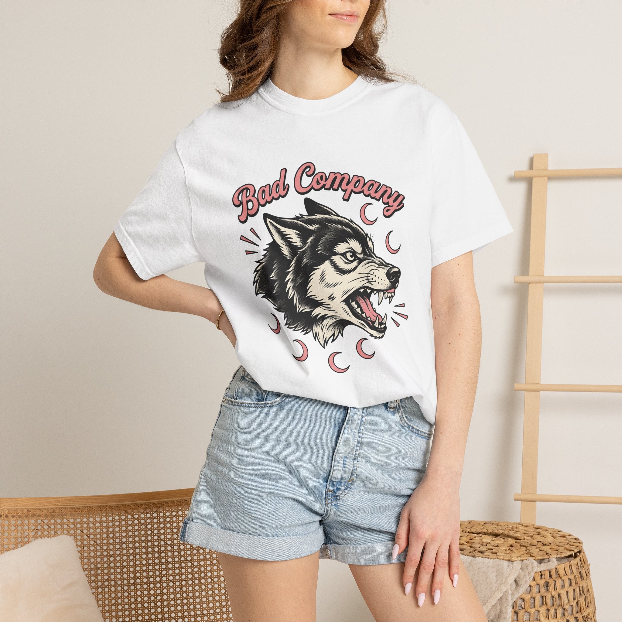 Wolf Portrait Shirt Animals Occult Gift Women Linework Tee Canine T-Shirt Wildlife Fan Illustration Graphic Tshirt Hand Drawn Crescent