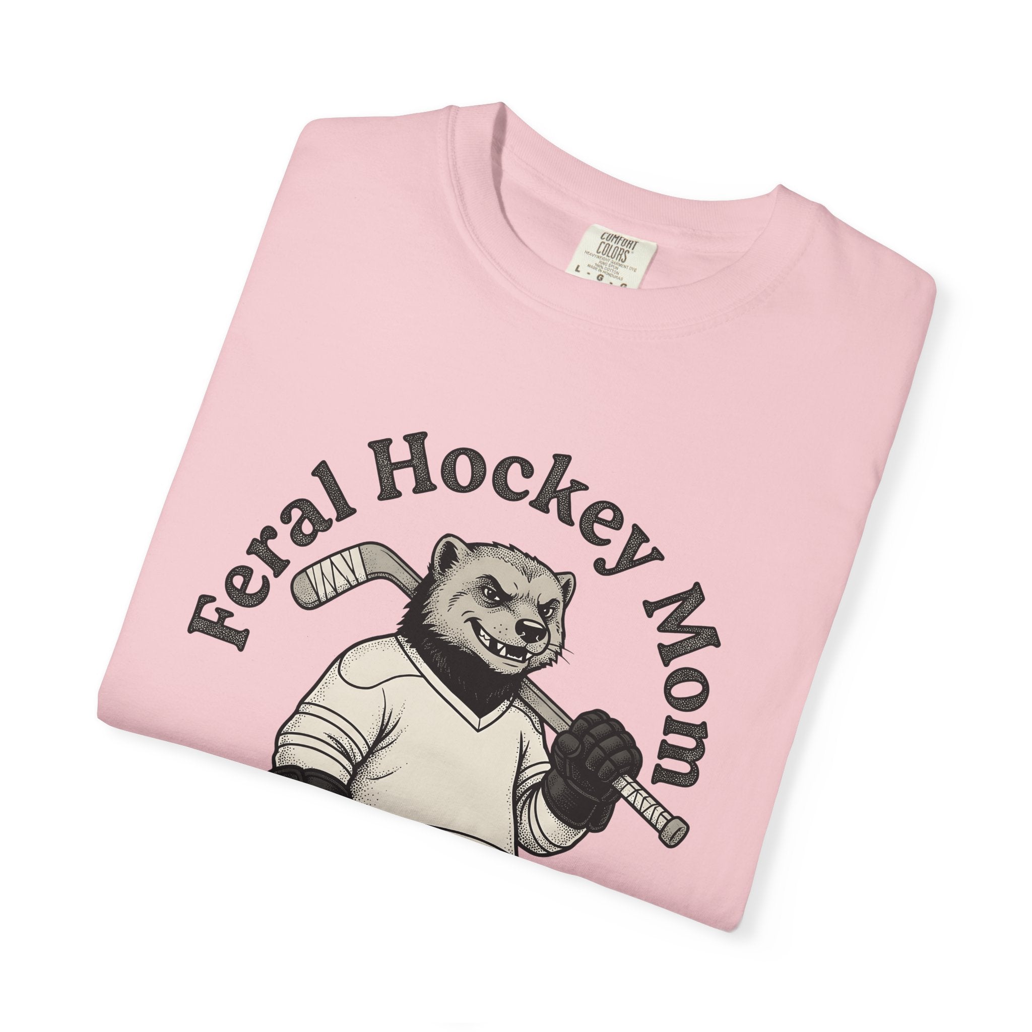 Wolverine Hockey Shirt Moms Games Gift Women Distressed Tee Hockey T-Shirt Mom Fan Vintage Tshirt Gaming Graphic Doodle Hockey Stick Tshirt