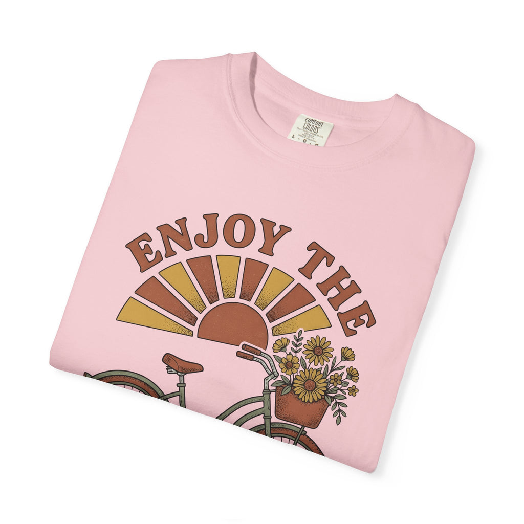 Bicycle Graphic Shirt Floral Nature Gift Women Vintage Tee Bike T-Shirt Botanical Fan Retro Tshirt Earth Graphic Hand Drawn Sun Tshirt