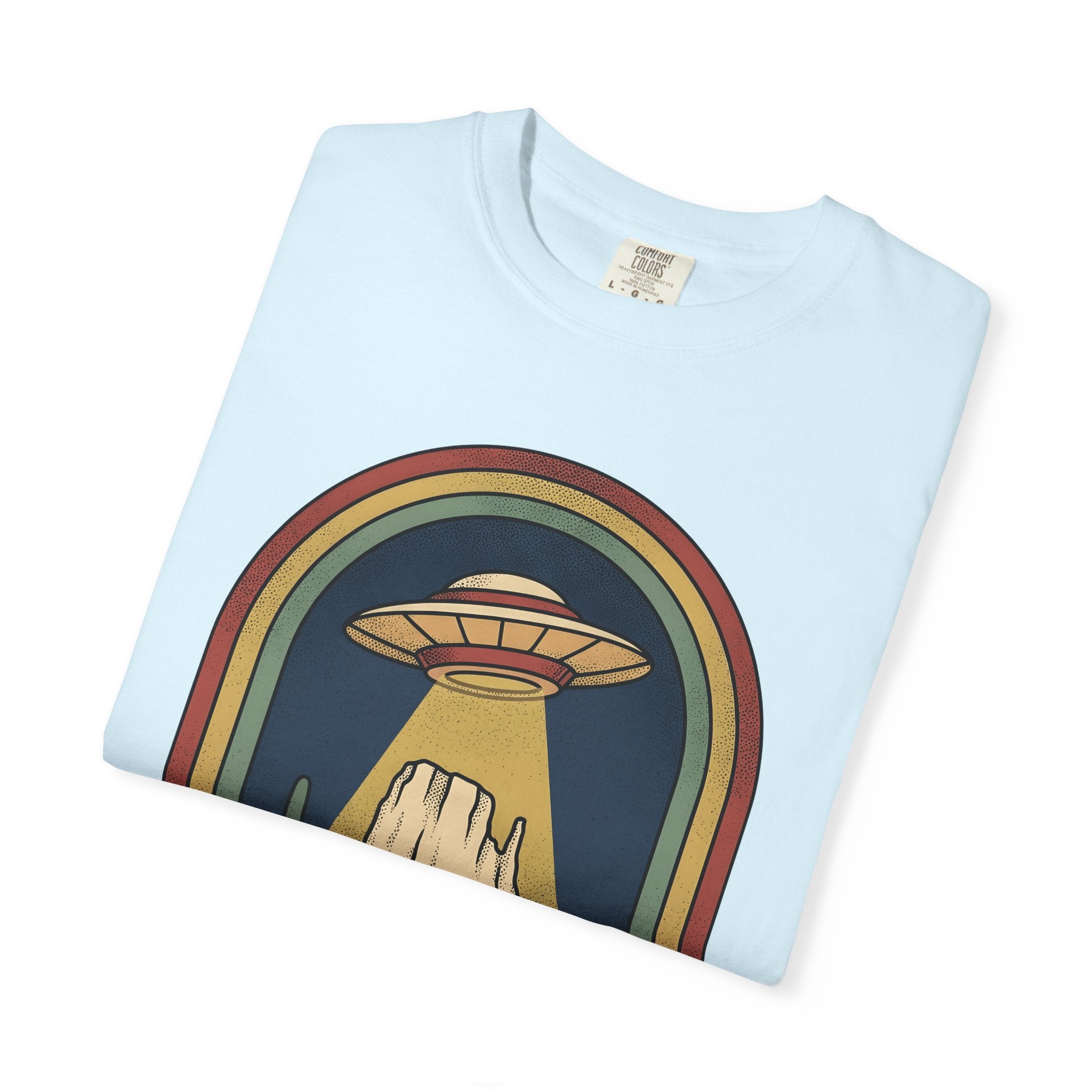 Flying Saucer Desert Shirt Alien Hiking Gift Women Hand Drawn Tee Ufo T-Shirt Extraterrestrial Fan Illustrated Graphic Trekker Design Retro