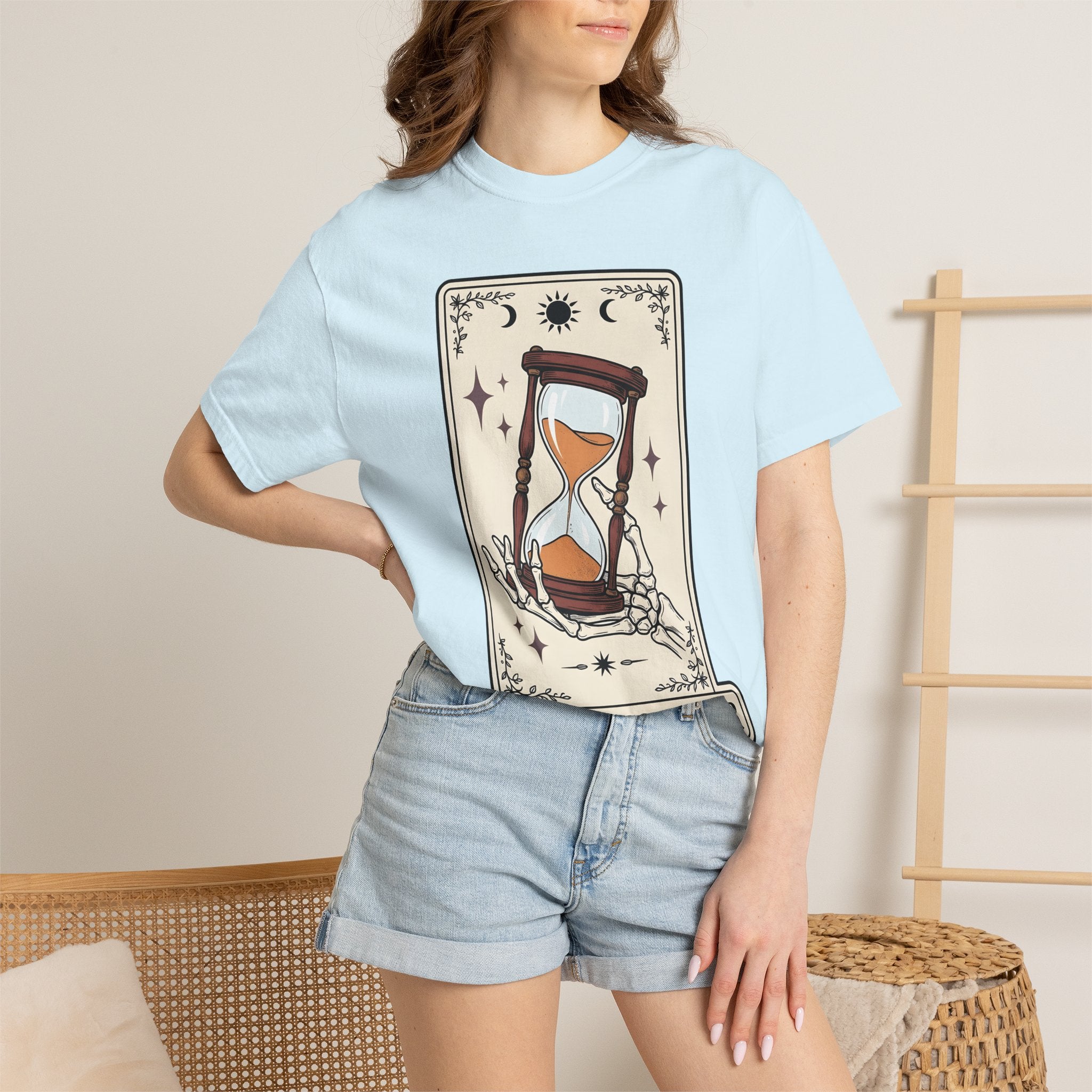 Skull Hand Timer Shirt Boho Chic Gothic Gift Women Spiritual Tee Hourglass T-Shirt Bohemian Enthusiast Mystical Tshirt Dark Graphic Retro